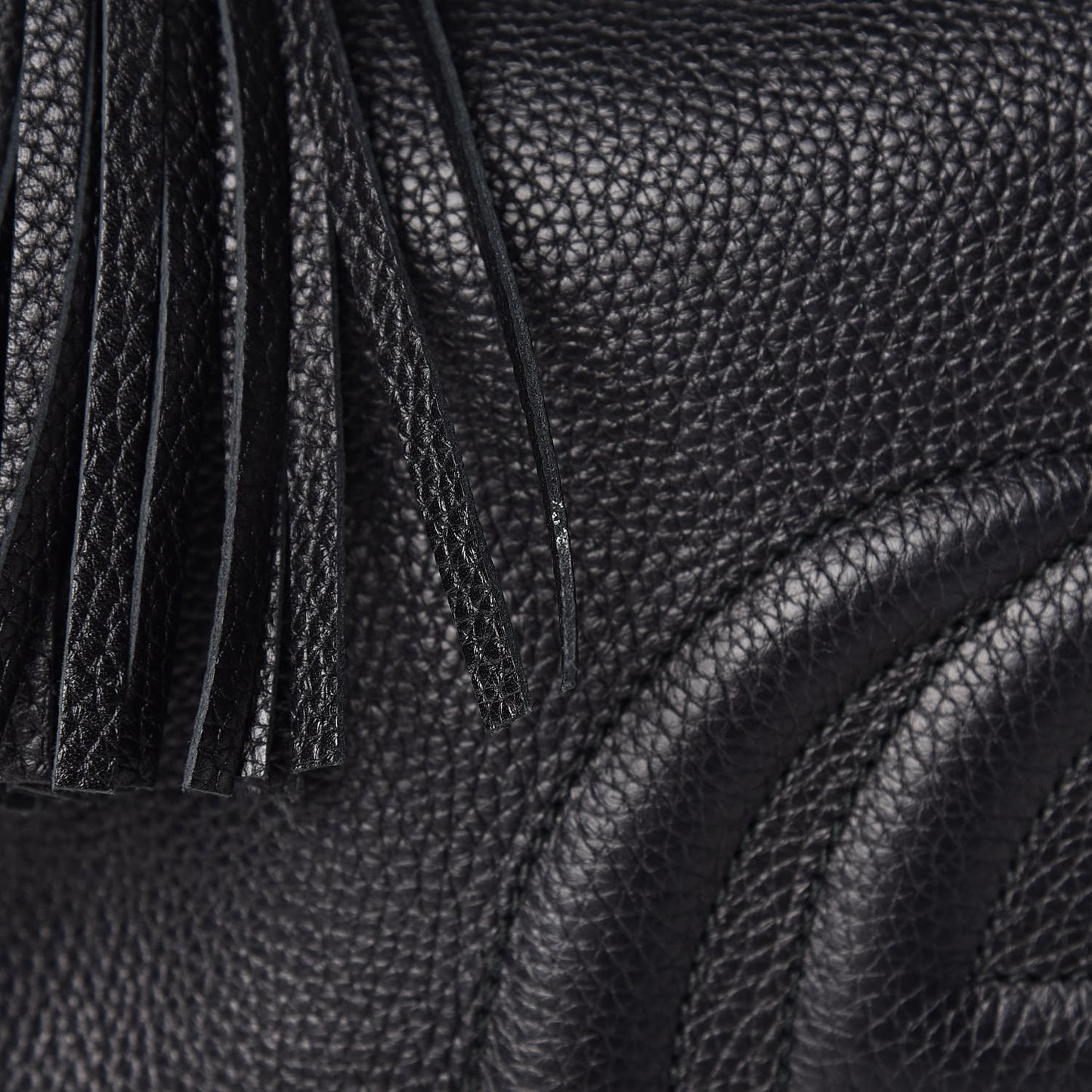 Pebbled Calfskin Large Soho Hobo Black