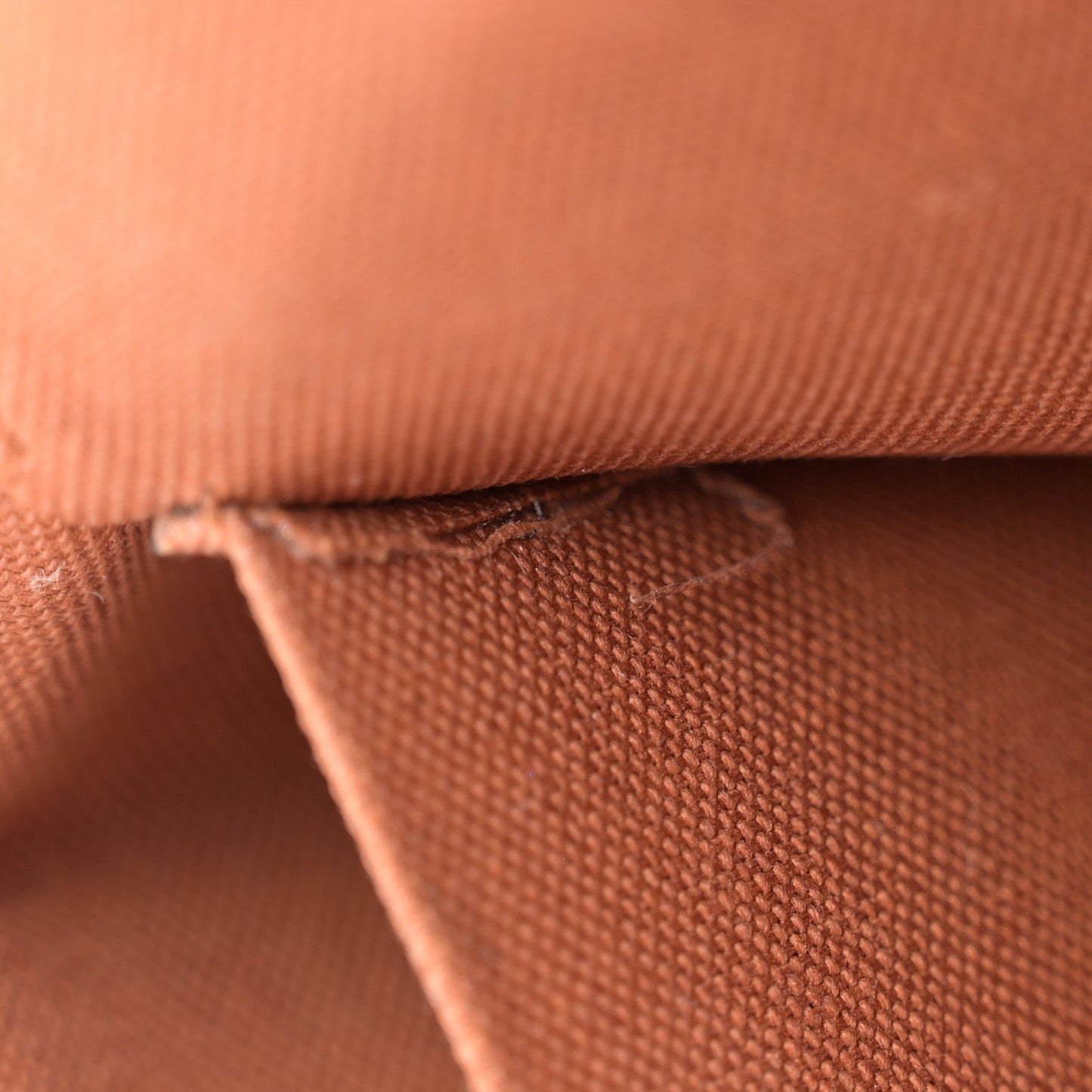 Empreinte Pochette Felicie Chain Wallet Cognac