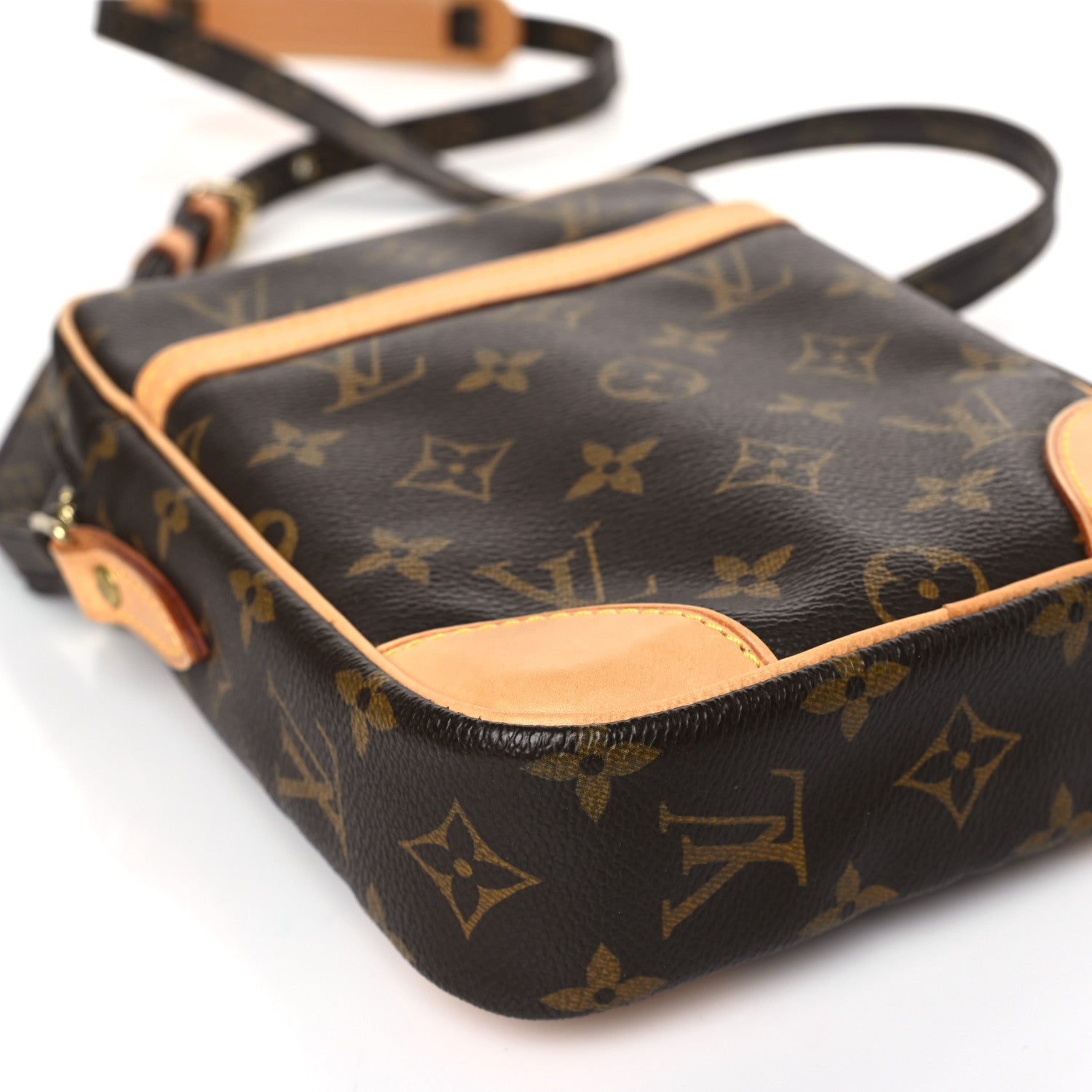 Louis Vuitton Monogram Danube 21 7 of 8