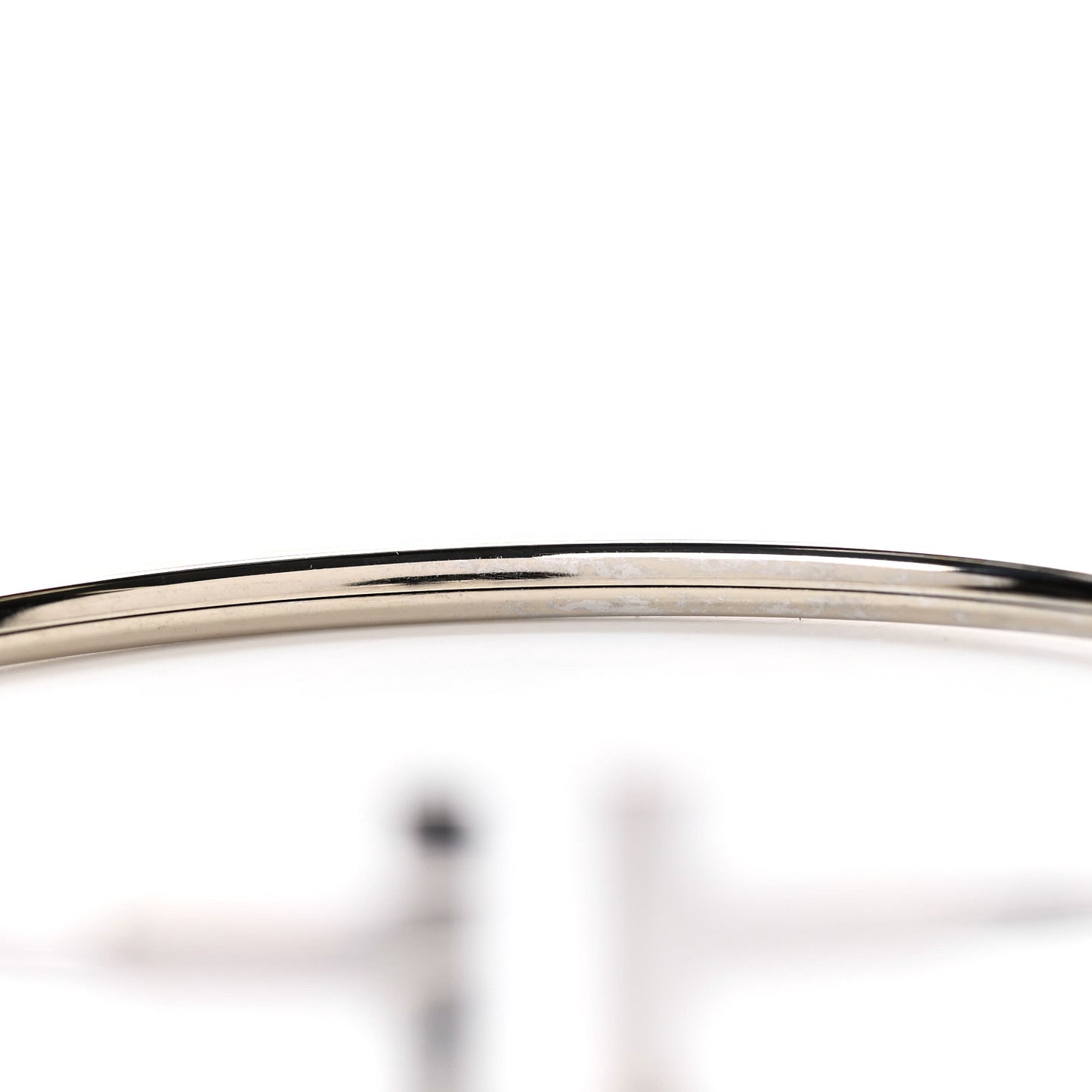 18K White Gold T Wire Bracelet