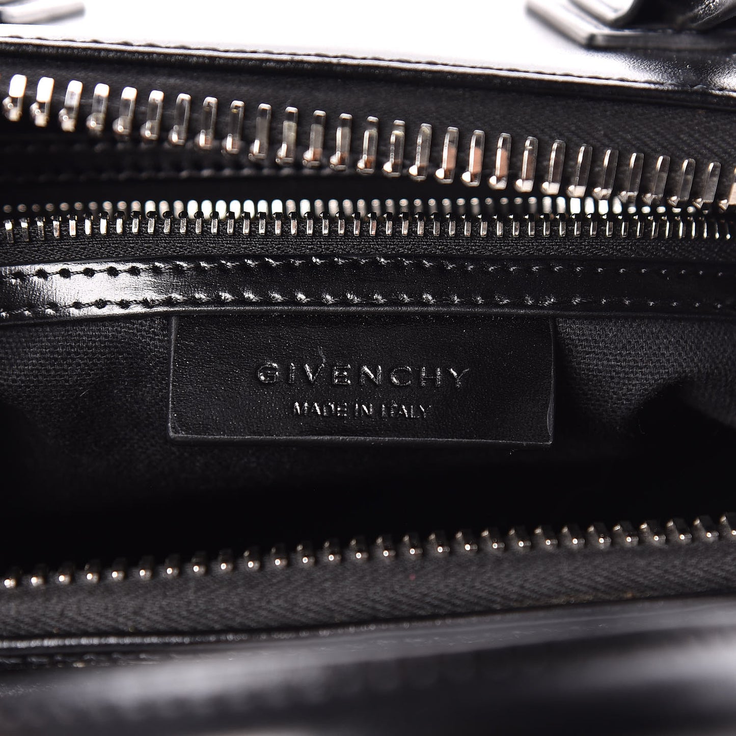 Shiny Lord Calfskin Small Antigona Black