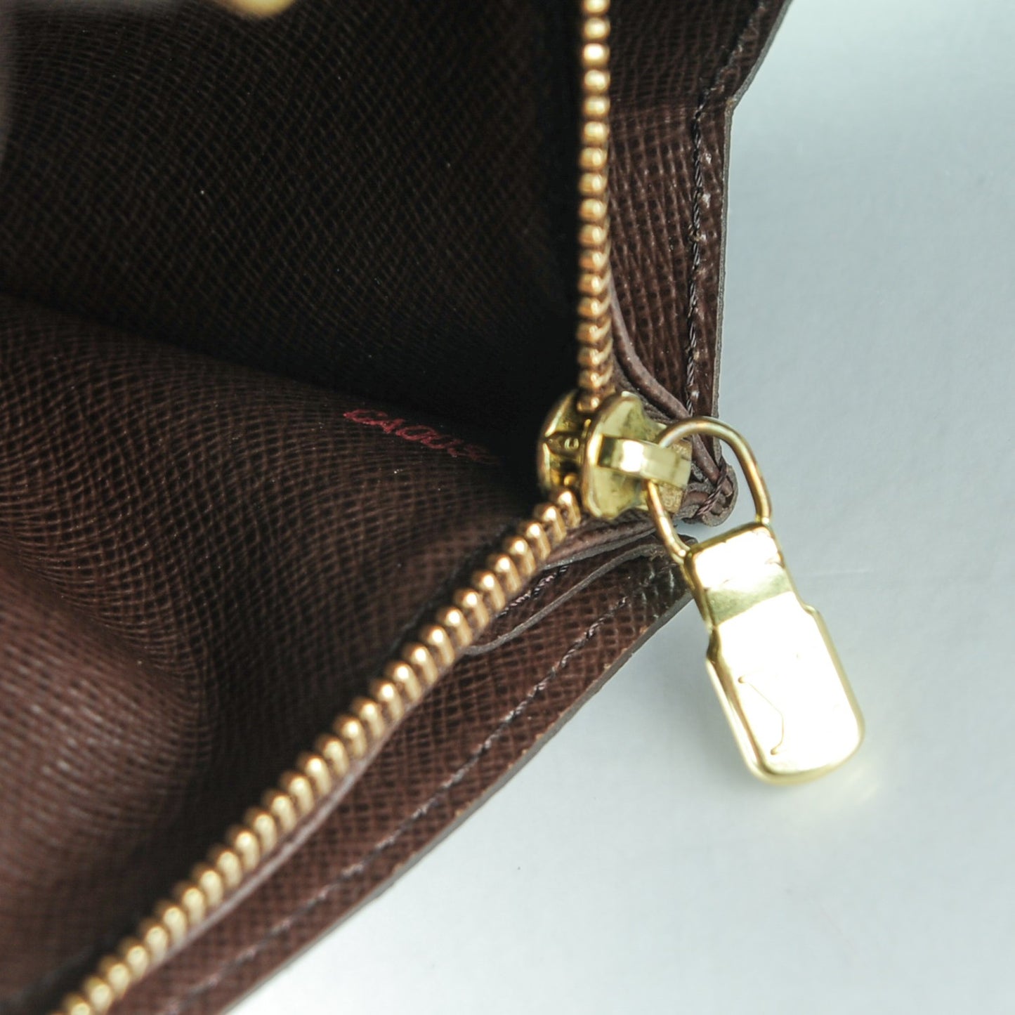 Damier Ebene Sarah Wallet
