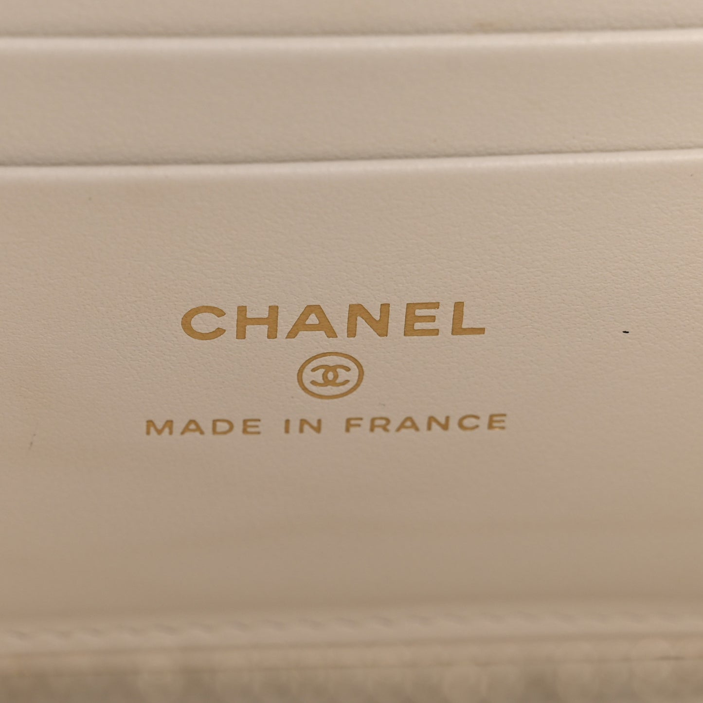 Caviar Quilted Small Vanity Case With Chain White