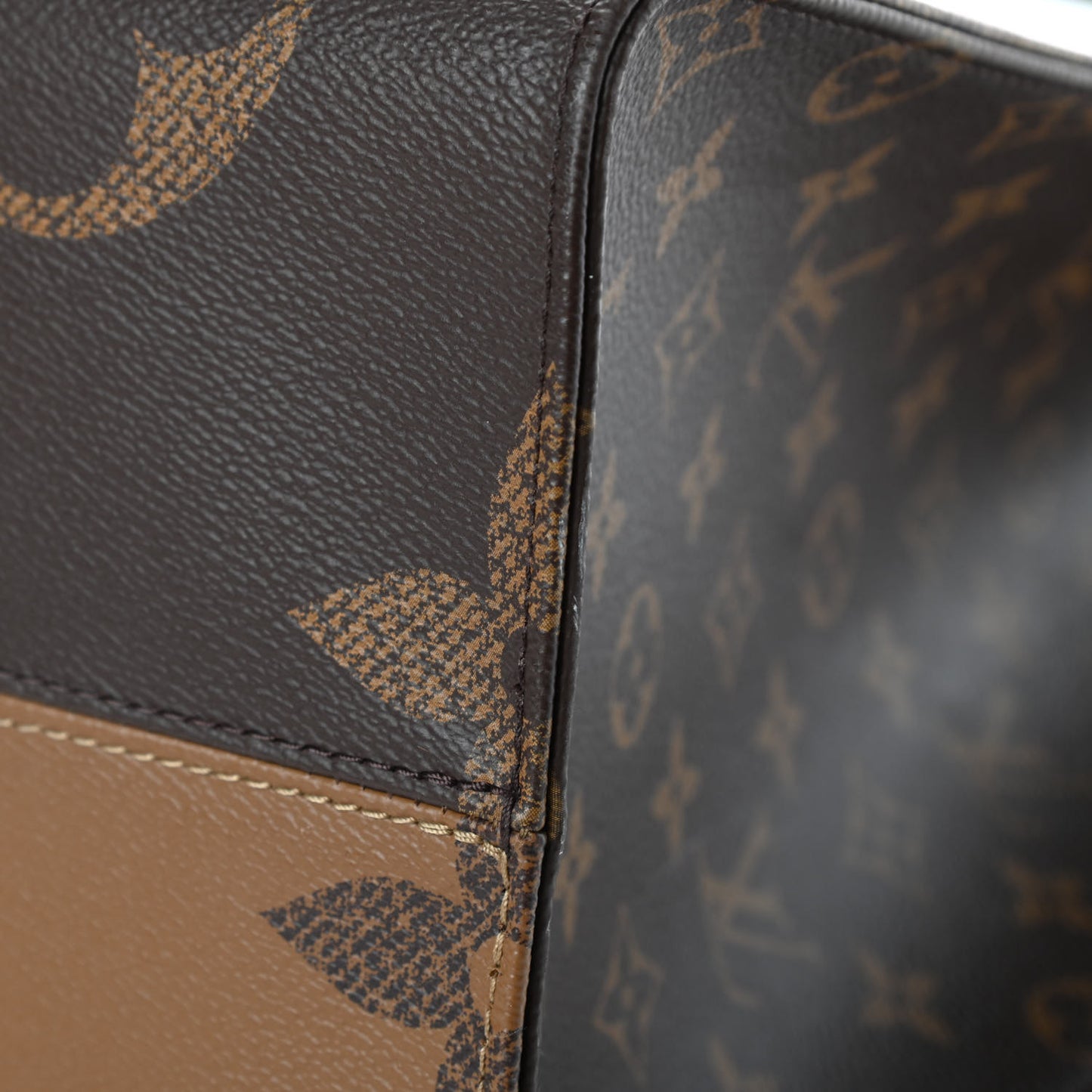 Reverse Monogram Giant Onthego GM