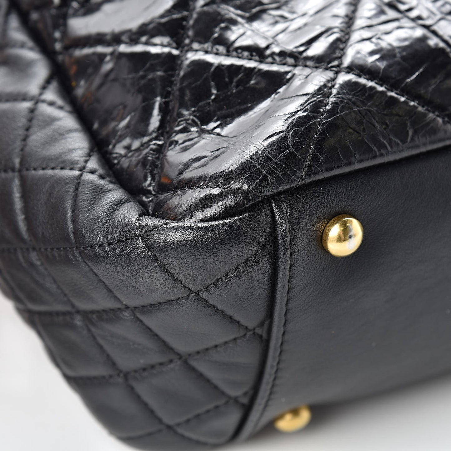 Glazed Crinkled Calfskin Medium East West Flap Black