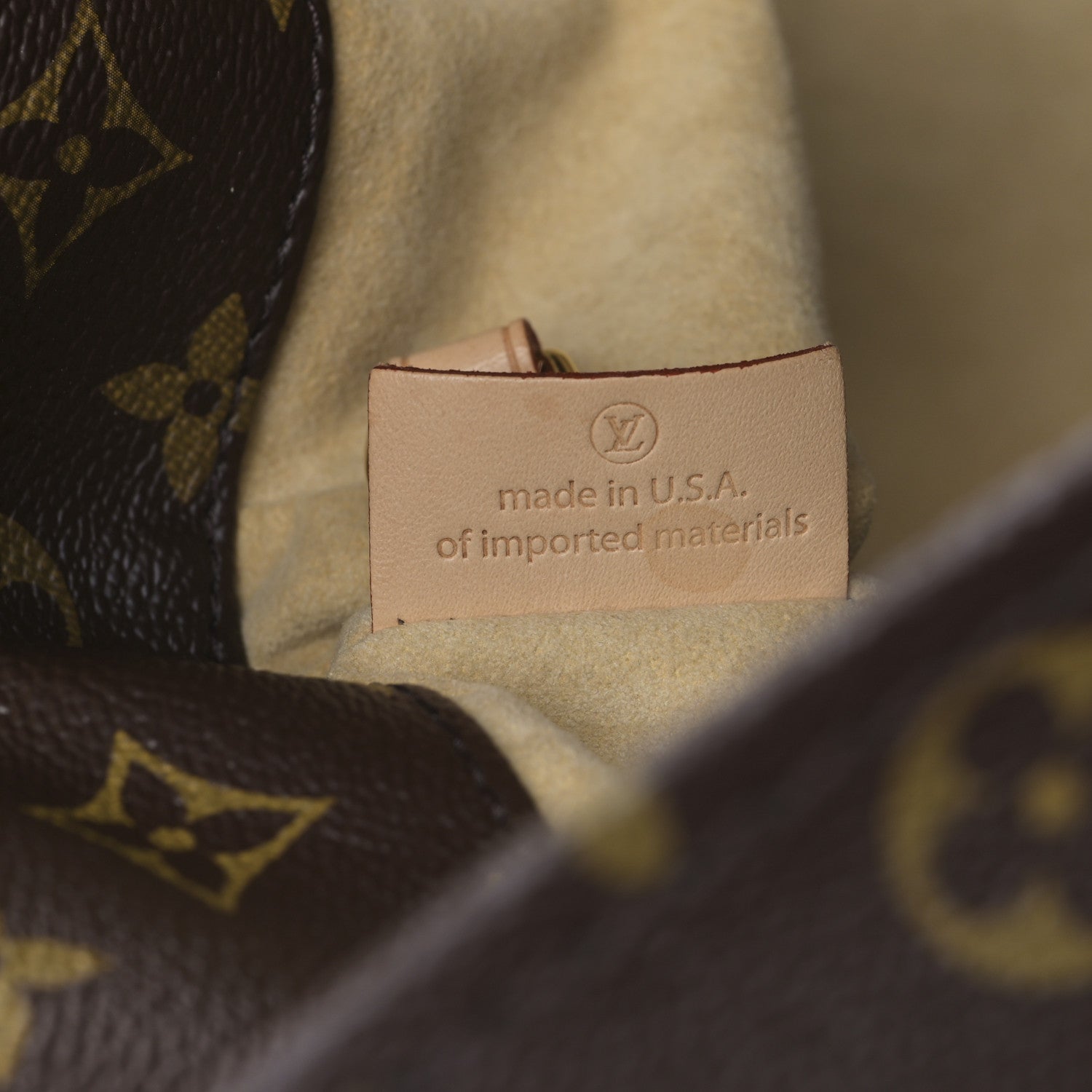Louis Vuitton Monogram Artsy MM 7 of 9