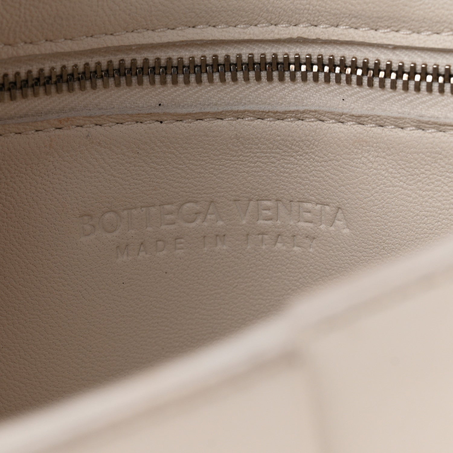 Bottega Veneta Lambskin Maxi Intrecciato Cassette Crossbody Bag White 6 of 10