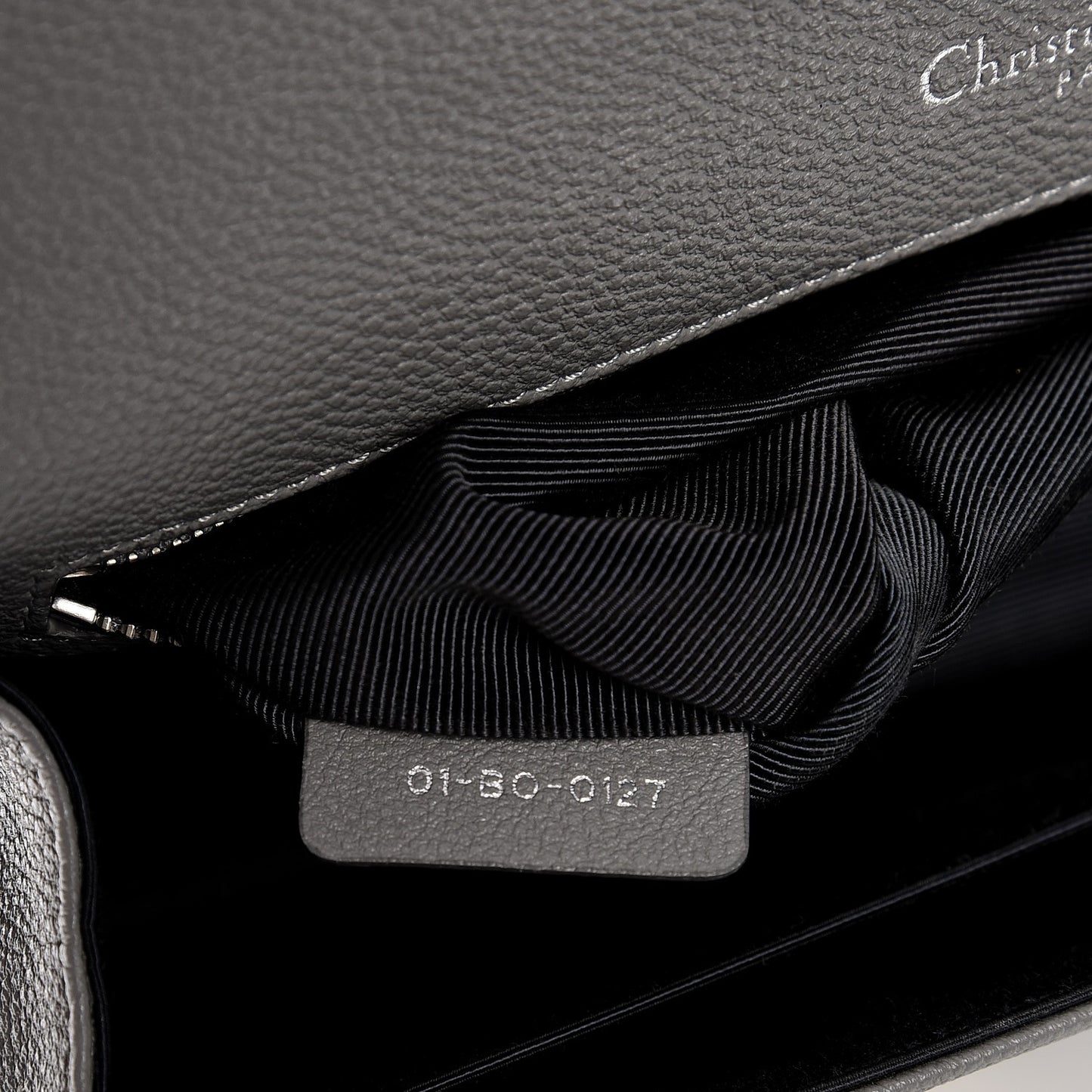 Grained Calfskin Medium Diorama Flap Bag Gris