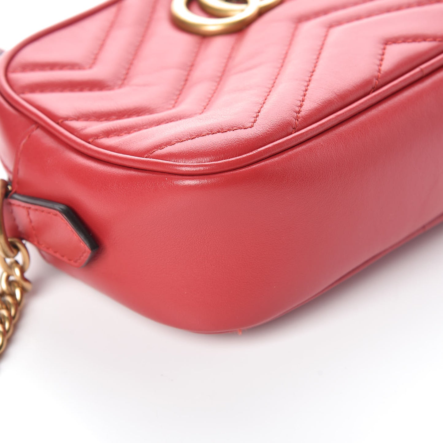 Calfskin Matelasse Mini GG Marmont Chain Shoulder Bag Hibiscus Red
