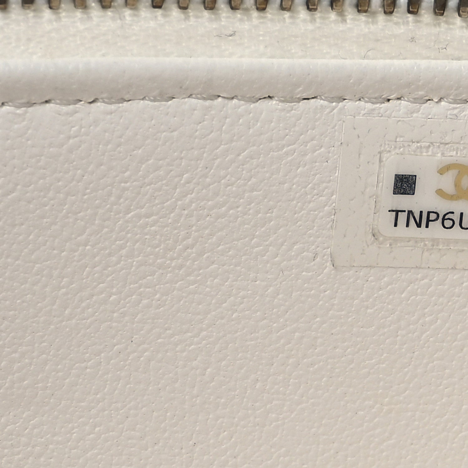 Chanel Caviar Quilted Sweetheart Vanity Case White 7 of 15