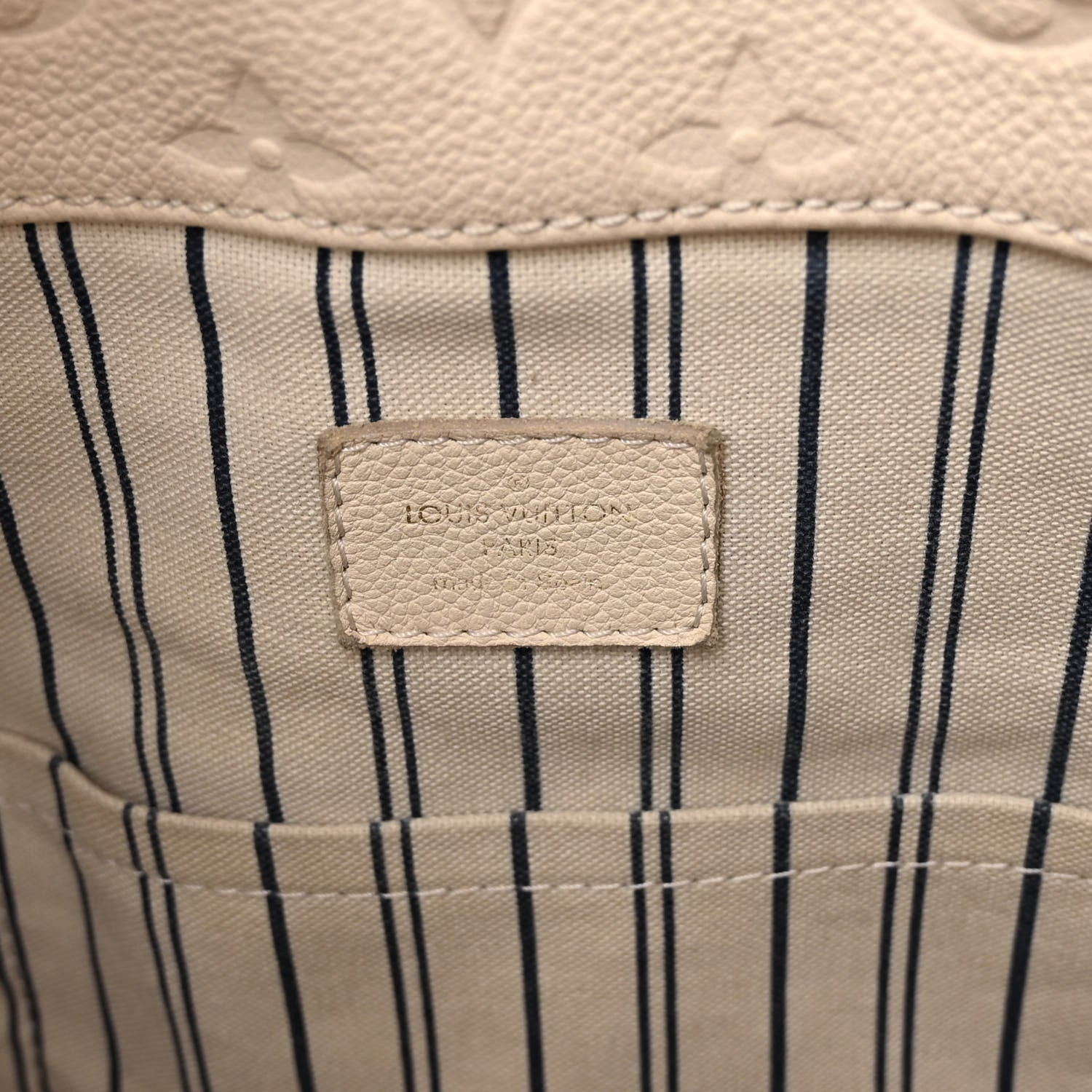 Louis Vuitton Empreinte Artsy MM Neige 5 of 13