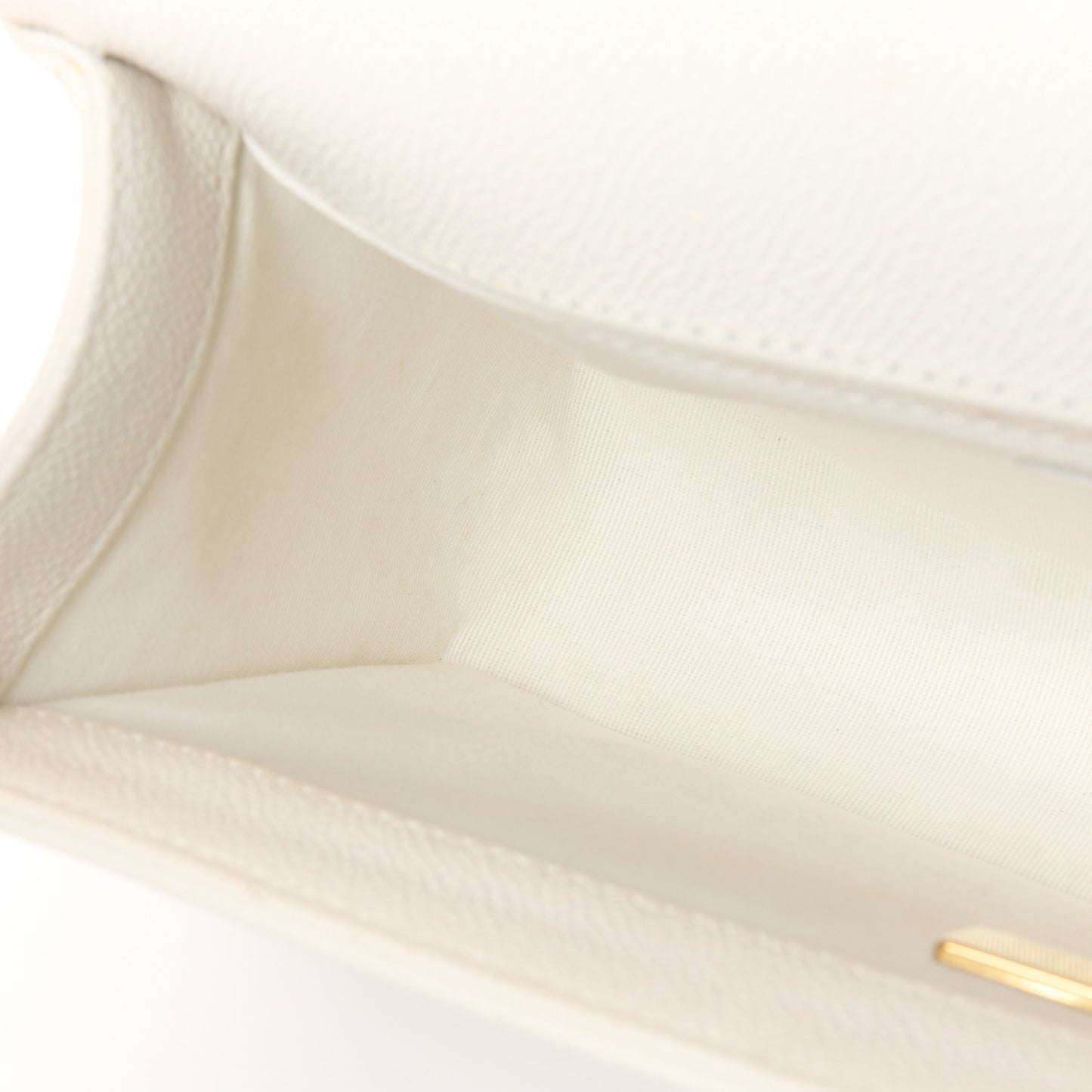 Caviar Quilted Medium Boy Flap White