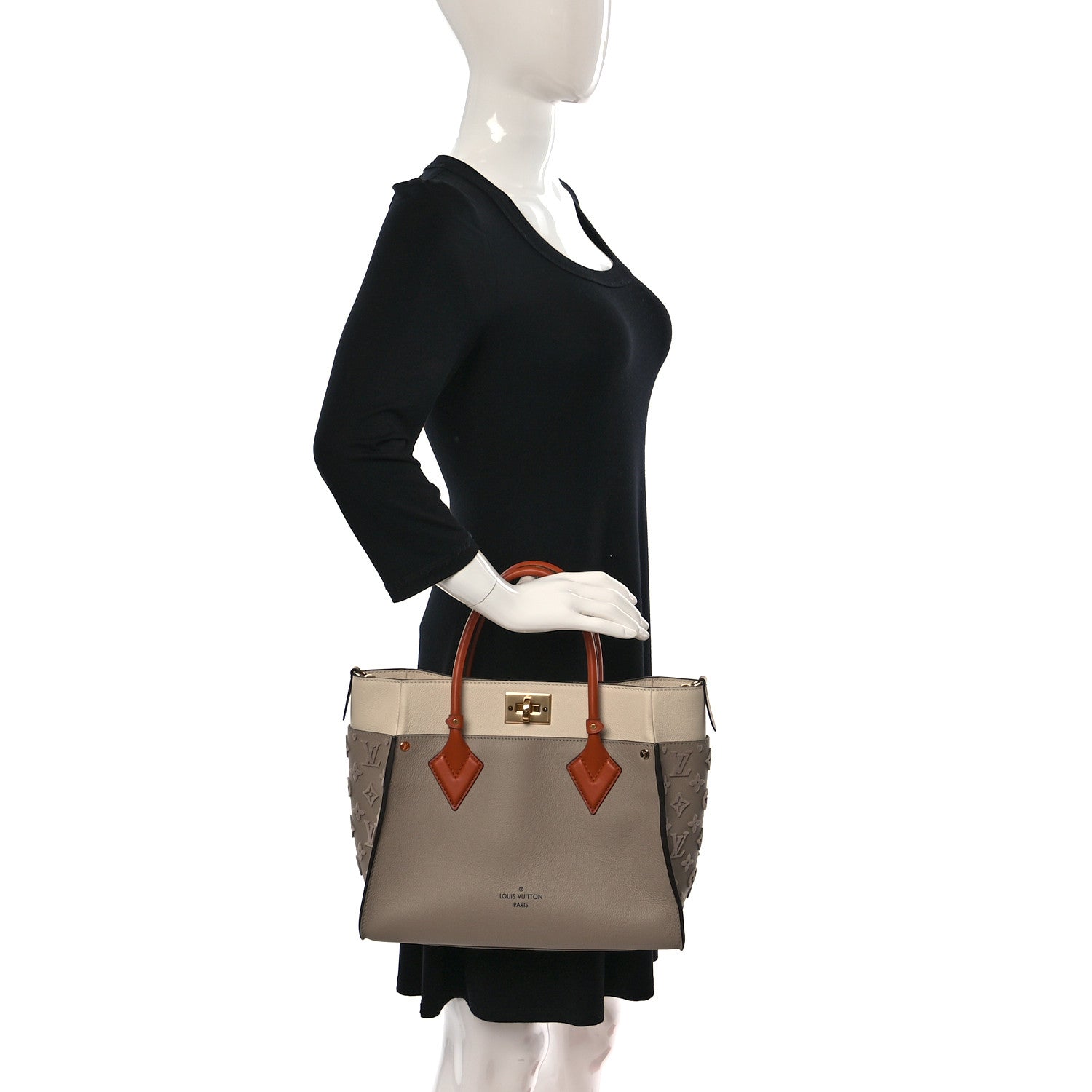Louis Vuitton Calfskin Monogram Tufting On My Side Galet 2 of 8