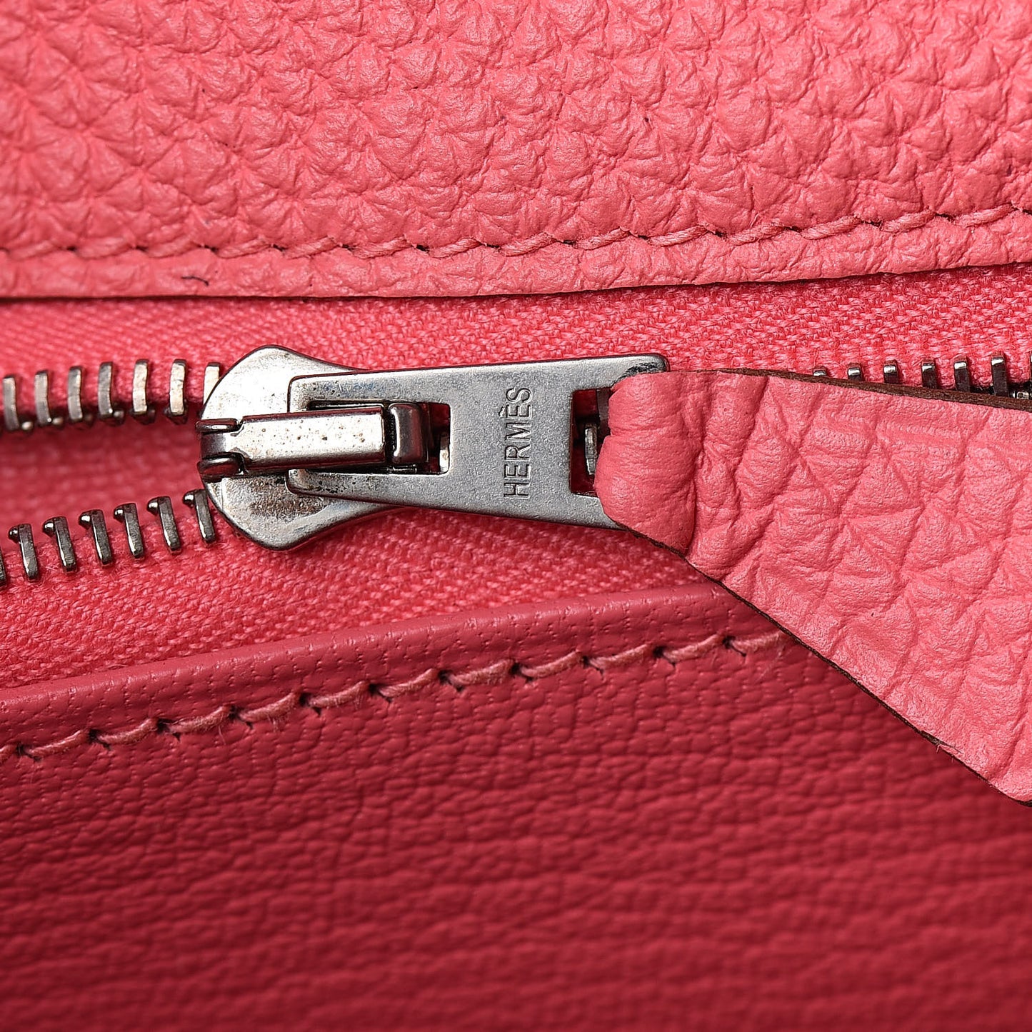 Togo Kelly Retourne 25 Rose Lipstick