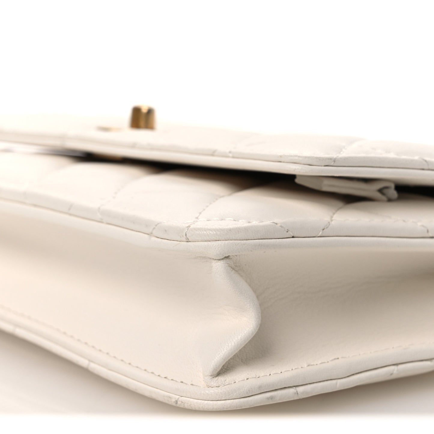 Lambskin Quilted CC Pearl Crush Wallet on Chain WOC White