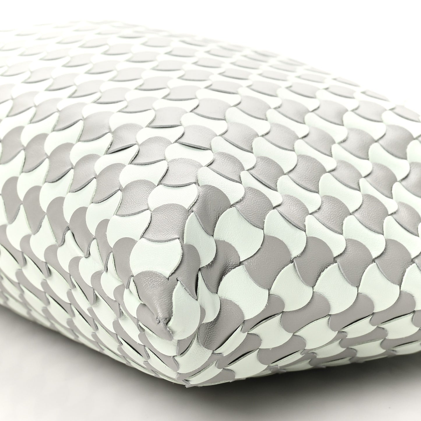 Calfskin Intrecciato Small Hop Agate Glacier