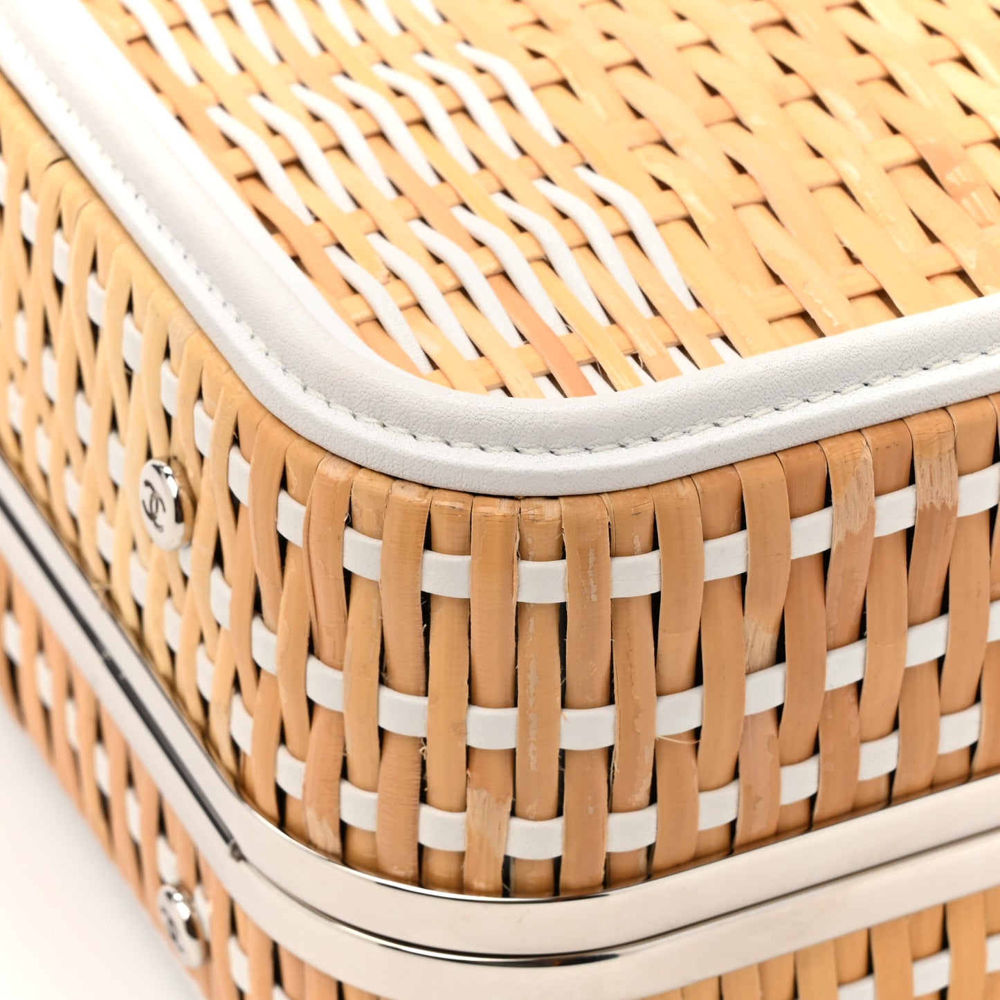 Raffia Calfskin CC Filigree Vanity Case White