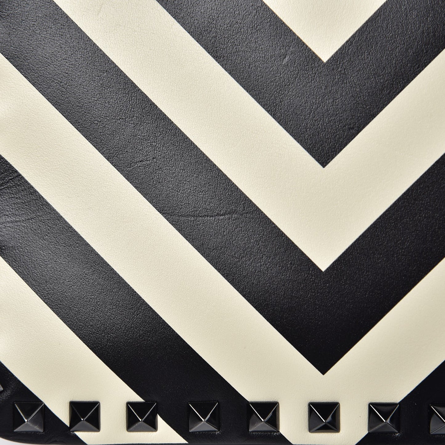 Vitello Chevron Rockstud Camera Crossbody Bag Light Ivory Black