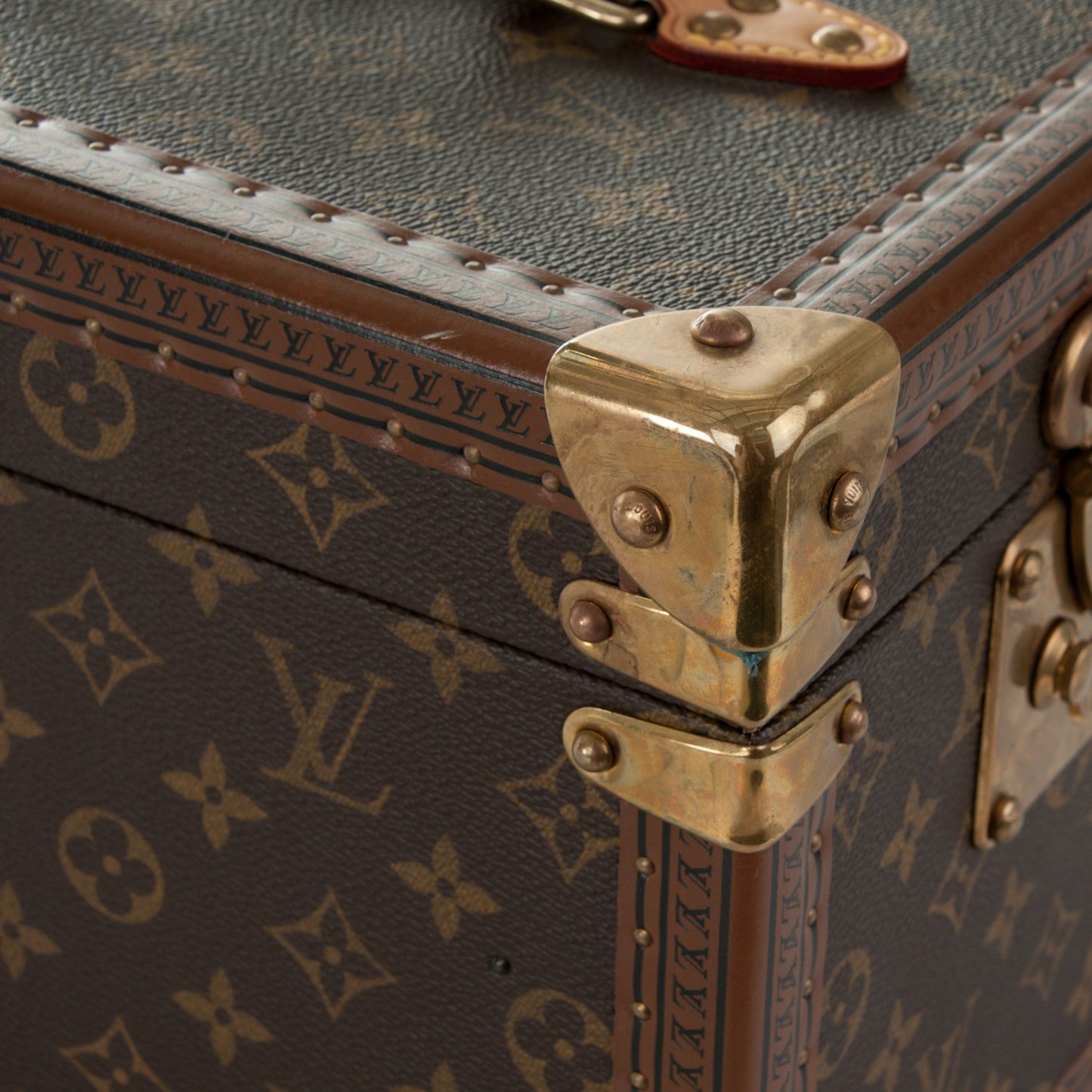 Monogram Boite Flacons Beauty Train Trunk Case