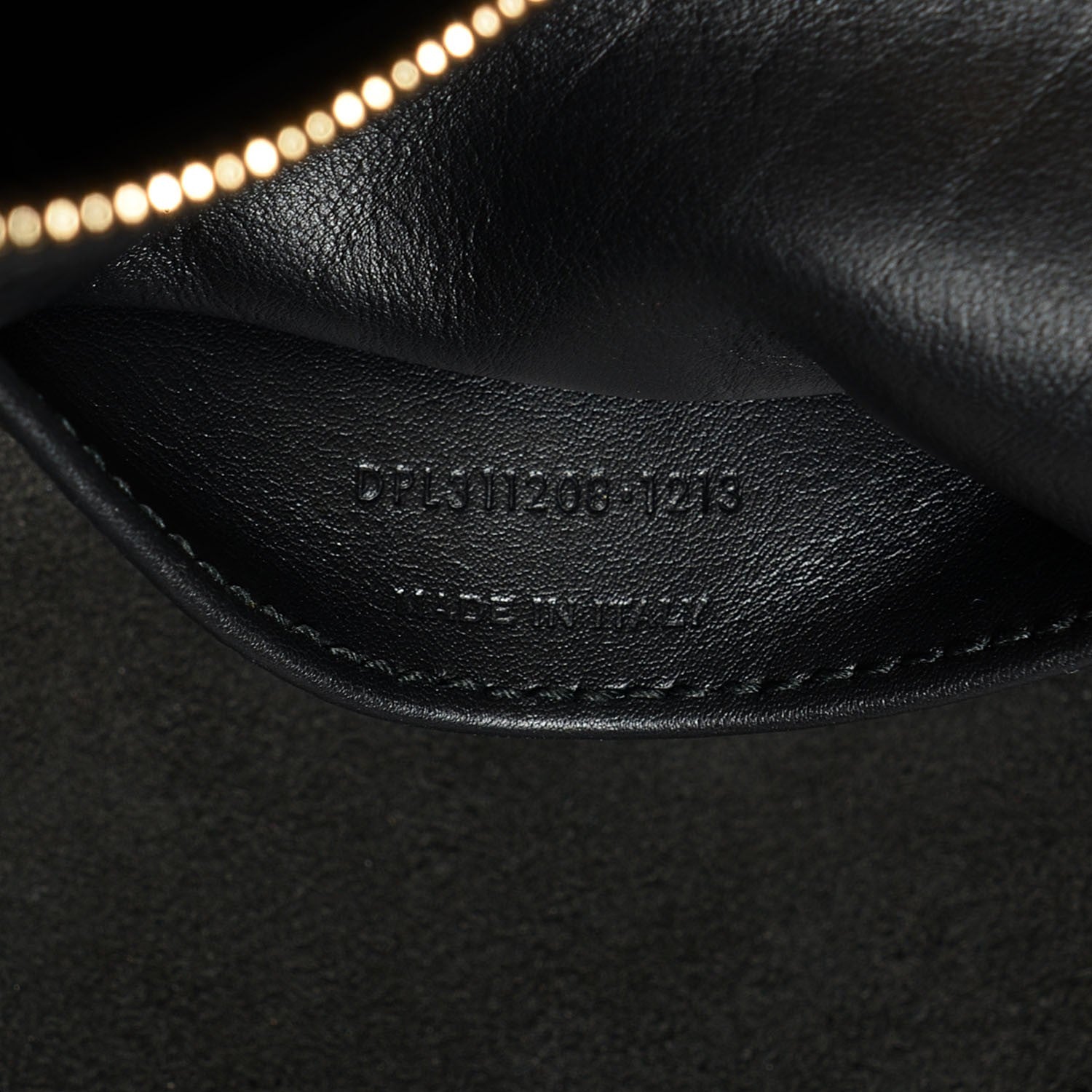 Saint Laurent Smooth Calfskin Medium Classic Cabas Y Bag Black 7 of 8