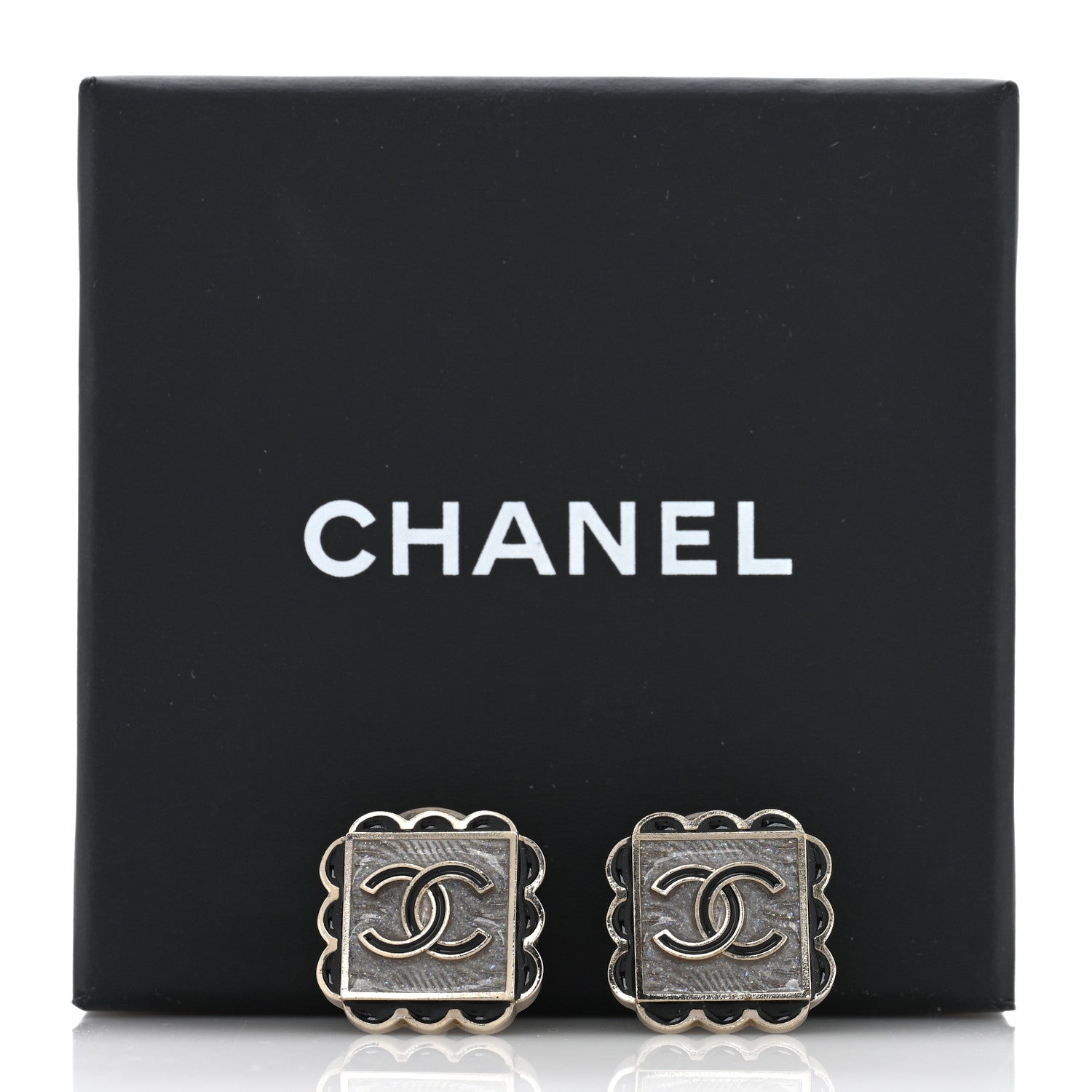 Chanel Resin CC Square Clip On Earrings Gold Black 5 of 5