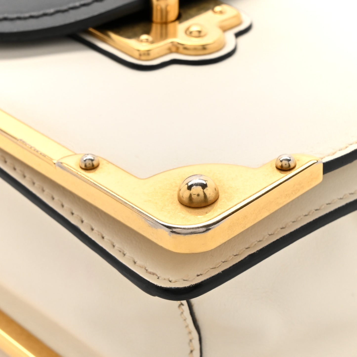City Calf Saffiano Cahier Bag Talco Black
