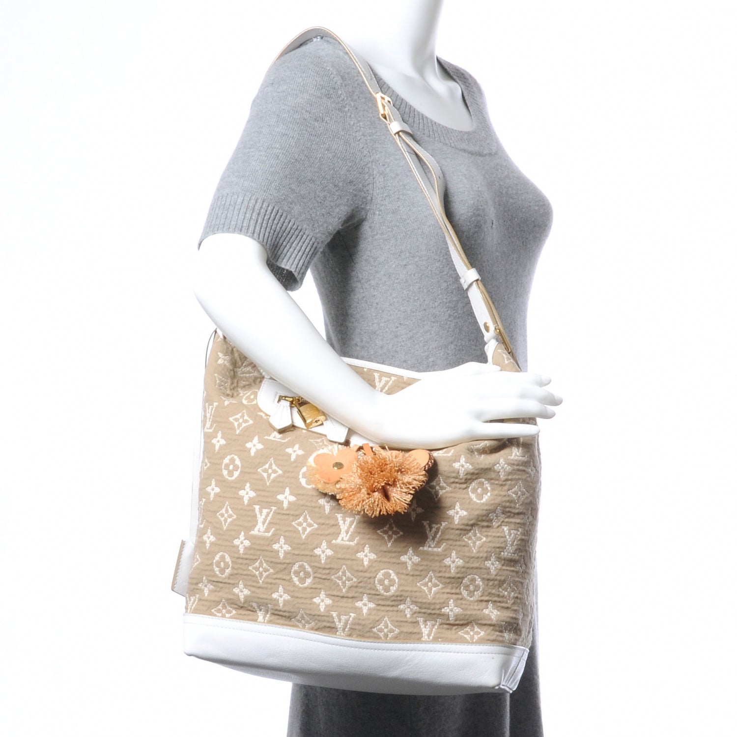 Louis Vuitton Monogram Sabbia Besace White 2 of 9