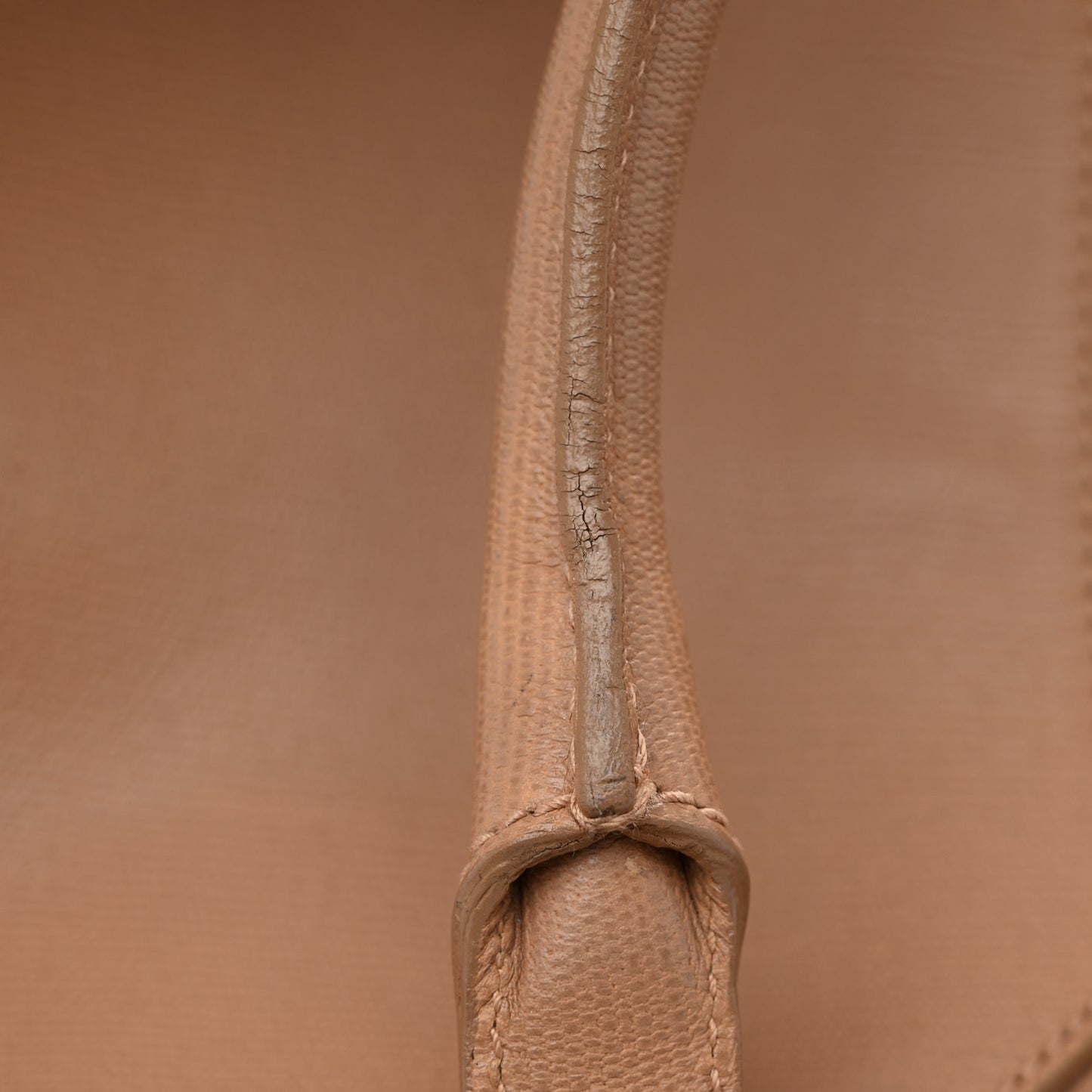 Textured Calfskin Medium Cabas ChYc Beige