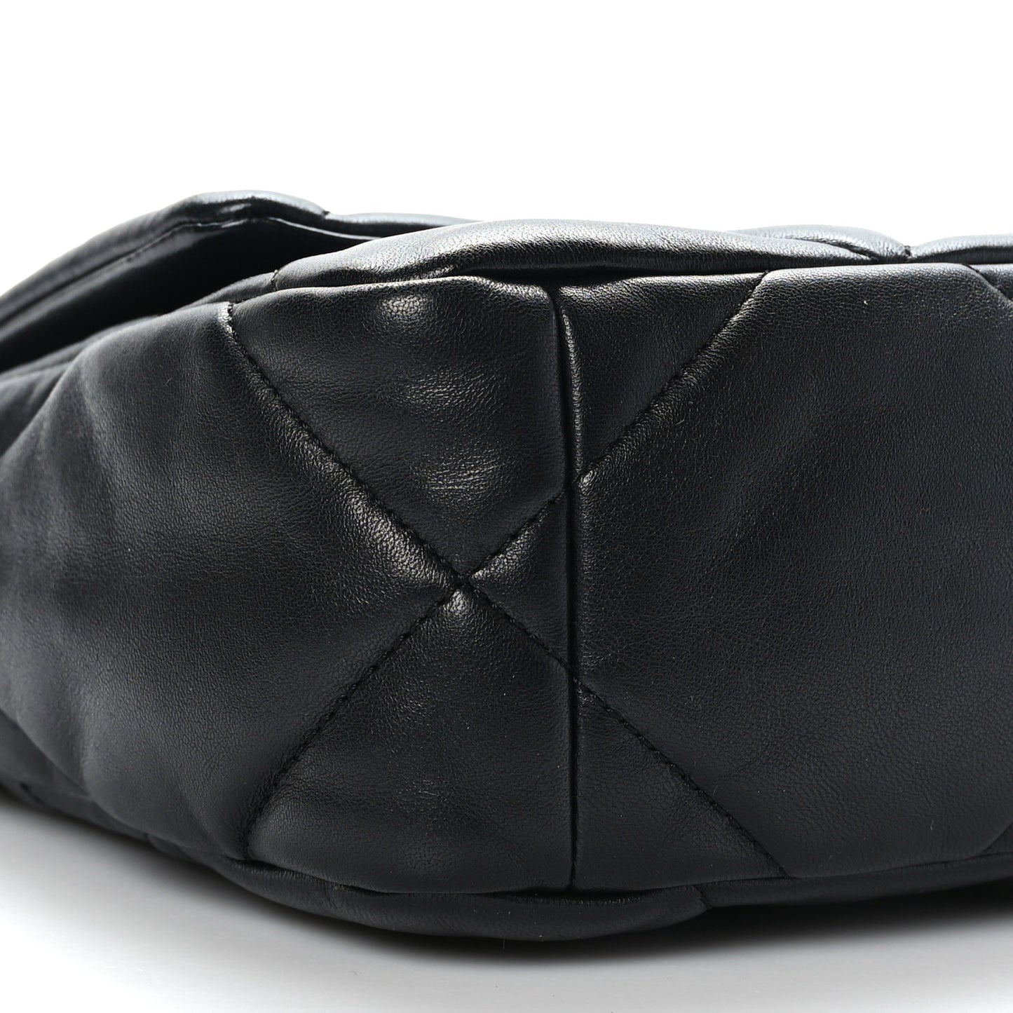 Lambskin Quilted Medium Chanel 19 Flap Black