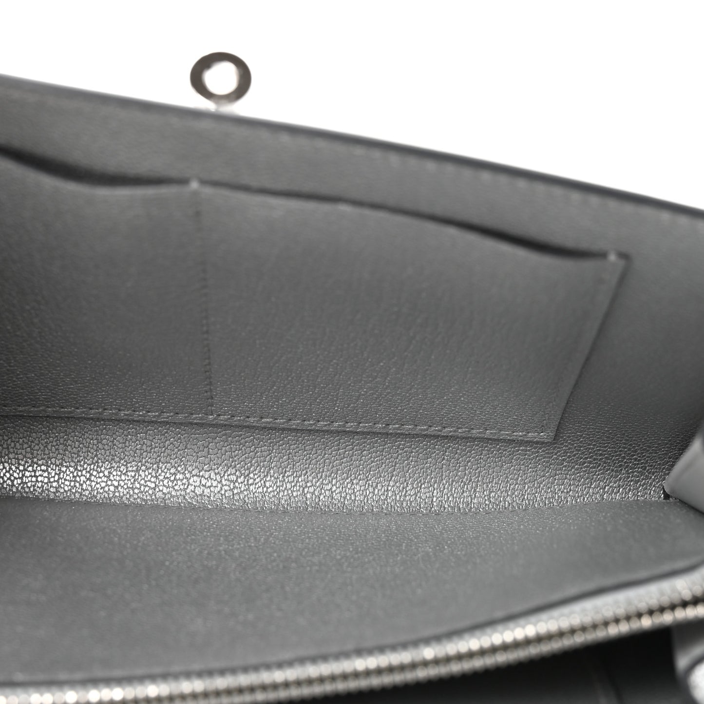 Metallic Chevre Chamkilight Kelly Wallet To Go Argent