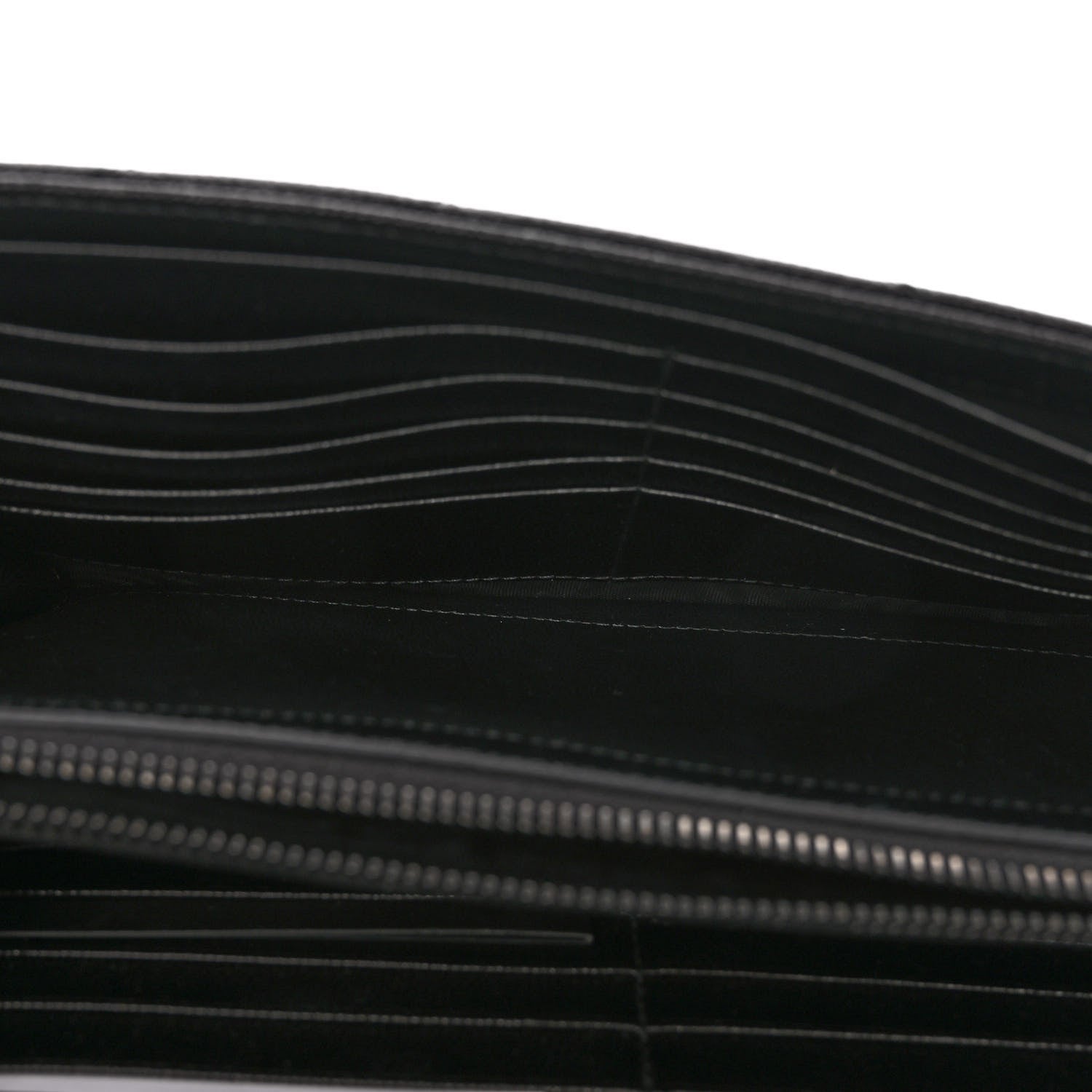 Saint Laurent Grain De Poudre Matelasse Chevron Monogram Monochrome Chain Wallet Black 5 of 9