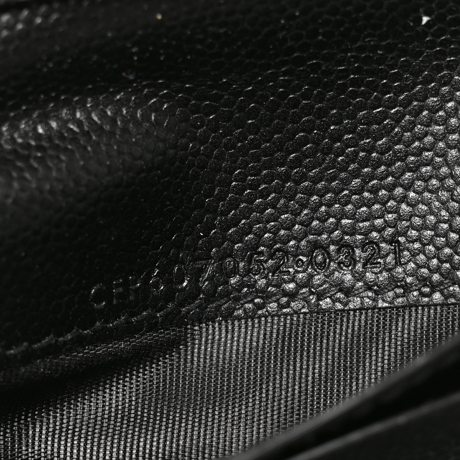 Saint Laurent Grain De Poudre Monogram Bi-Fold Wallet Black 7 of 7