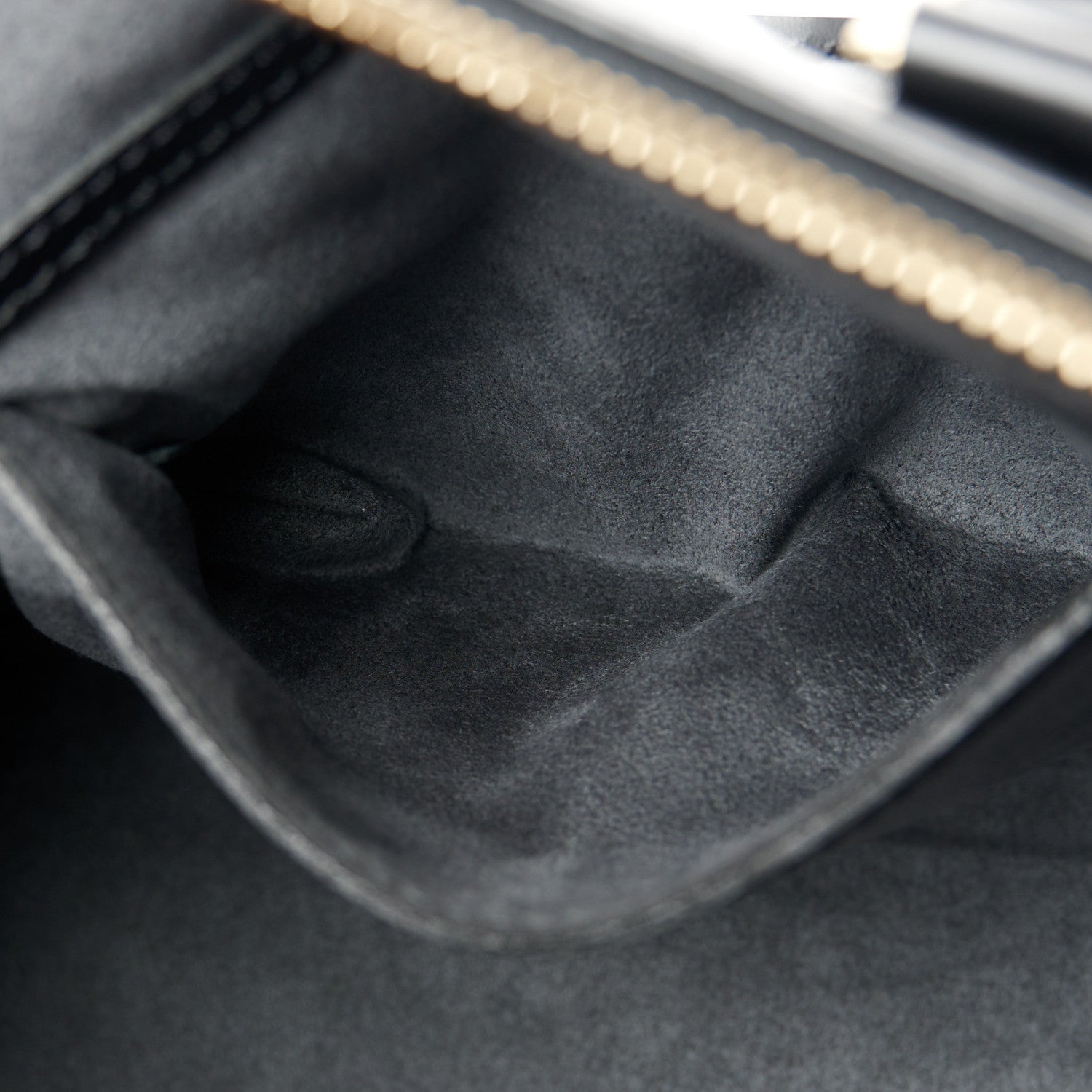 Louis Vuitton Epi Alma PM  Black 6 of 12