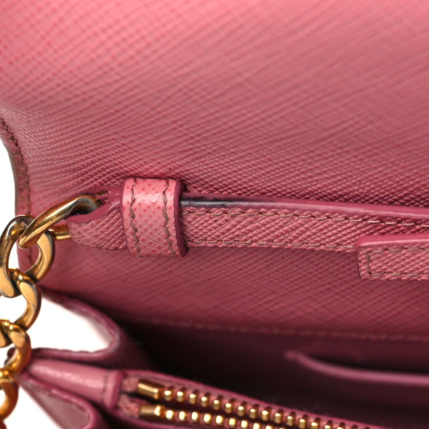 Saffiano Lux Chain Wallet Petalo