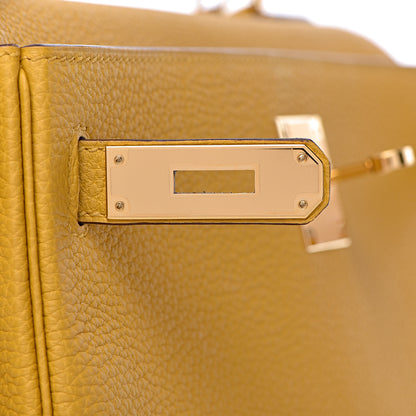 Hermes Togo Kelly Retourne 28 Jaune Ambre 30 of 42