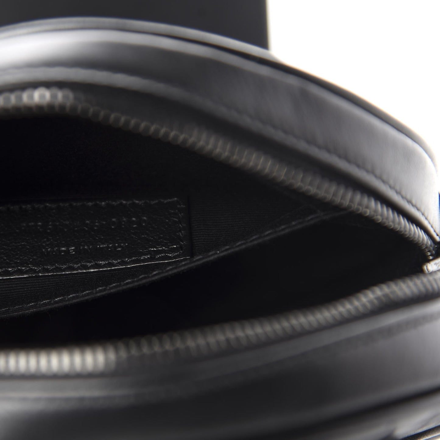 Calfskin Matelasse Chevron Round Vinyle Camera Bag Black