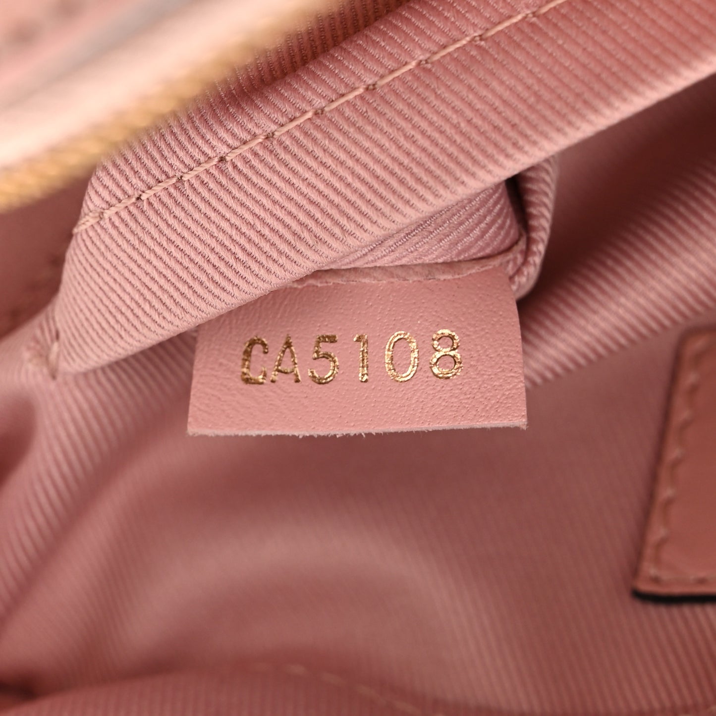 Monogram Saintonge Rose Poudre