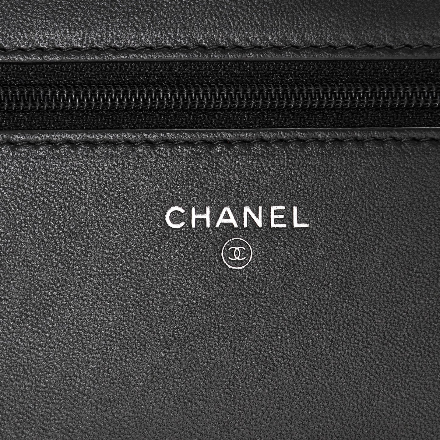Lambskin Quilted Data Center Wallet On Chain WOC Black