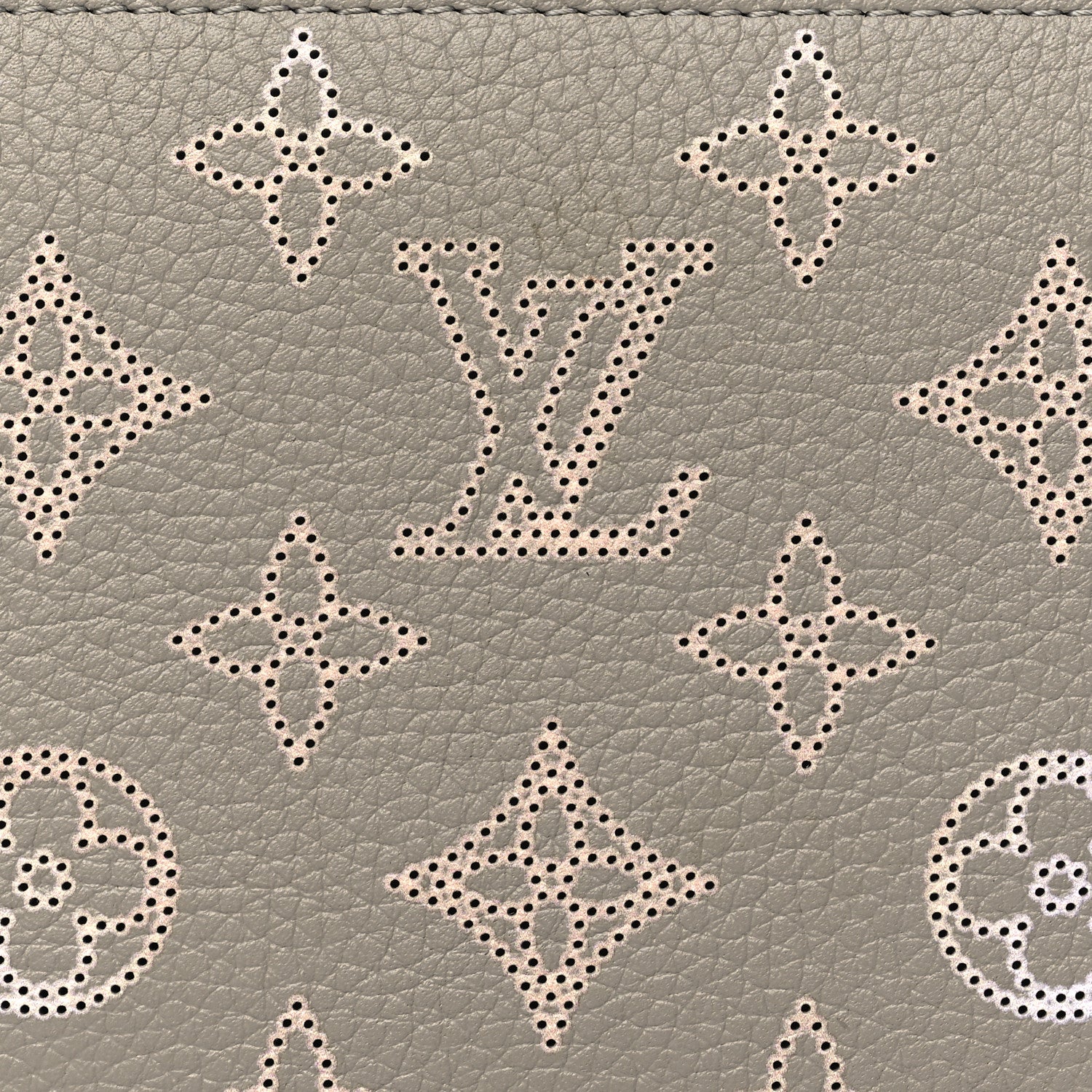 Louis Vuitton Mahina Flight Mode Zippy NM Wallet Gray 7 of 8