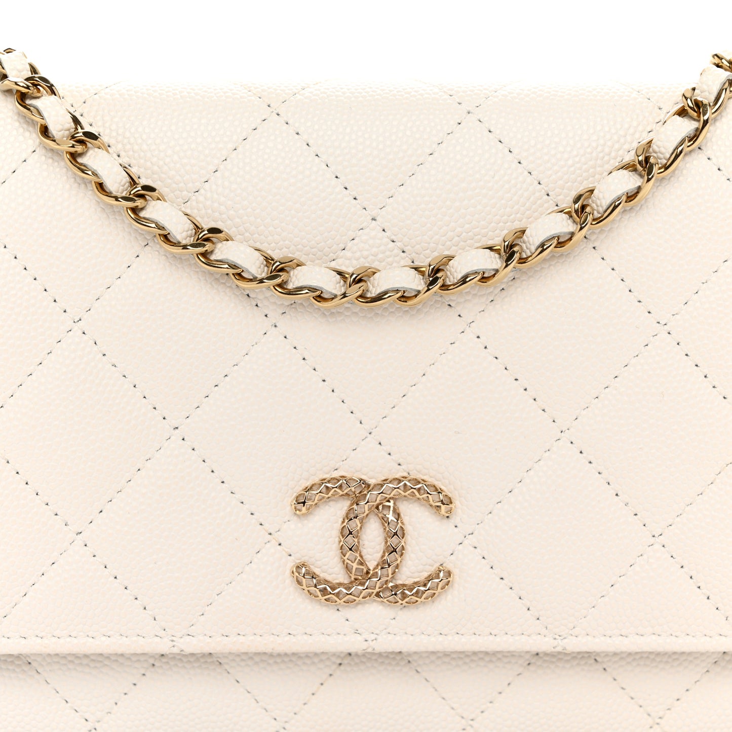 Caviar Quilted Perforated Metal CC Wallet On Chain WOC White