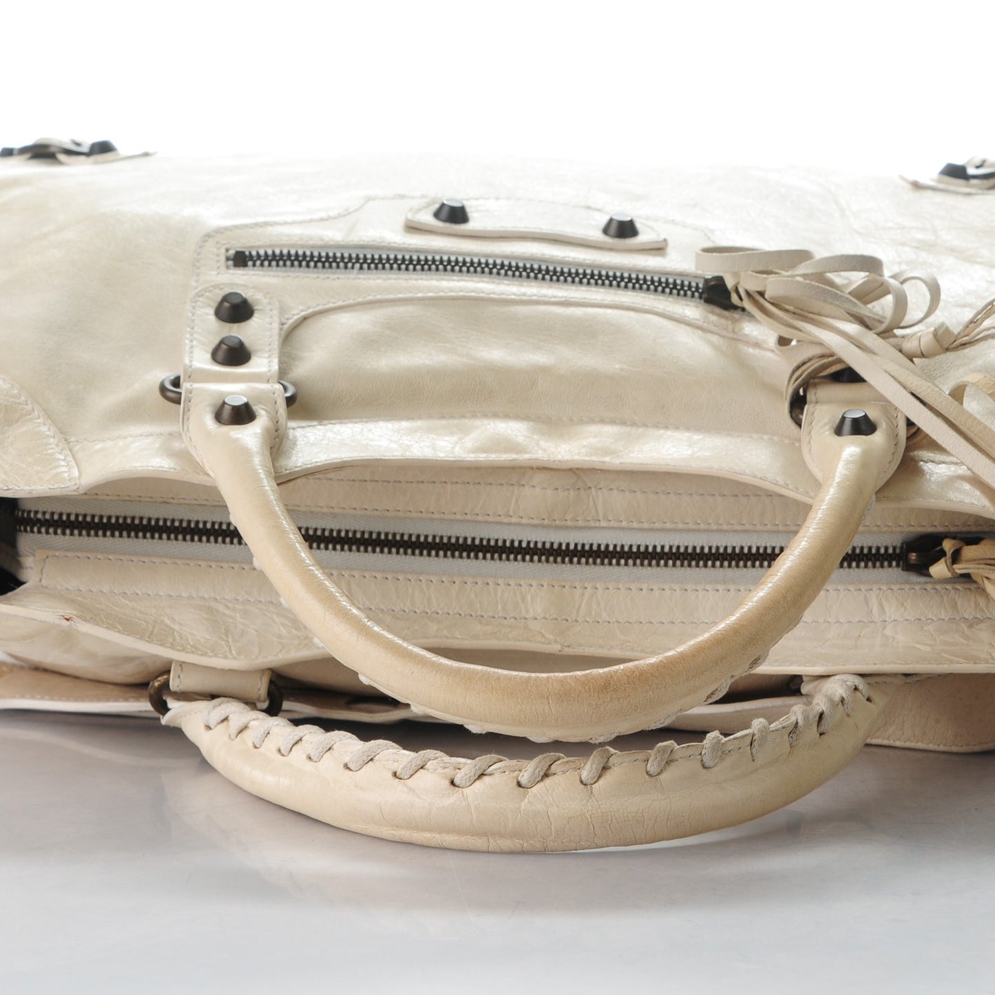 Chevre Classic Hardware City White