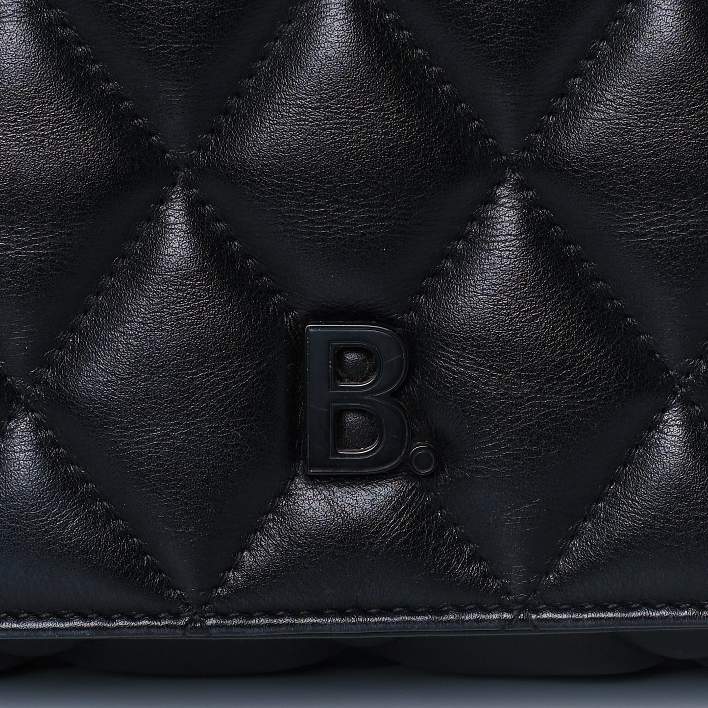 Nappa Calfskin Quilted Medium Touch B Shoulder Bag Black
