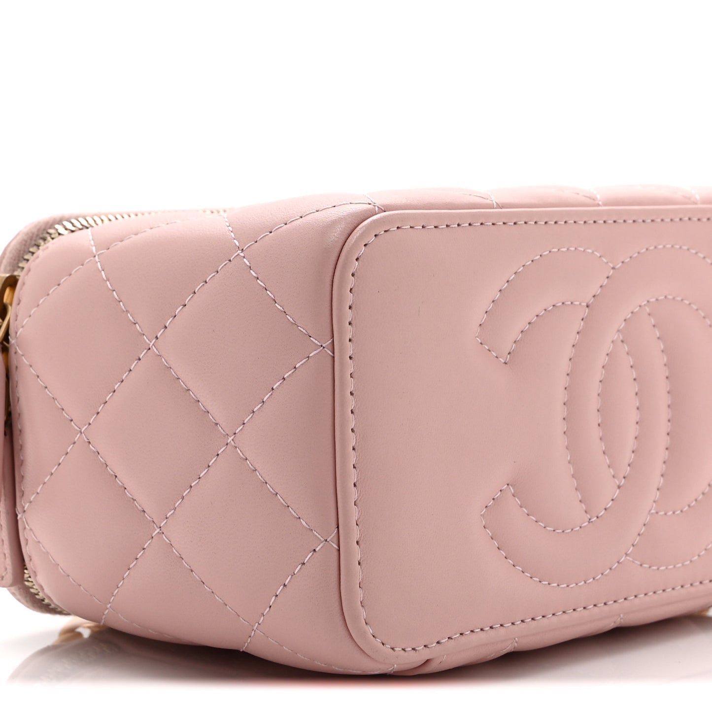 Caviar Quilted Pearl Enamel Small Vanity Case With Chain Light Pink
