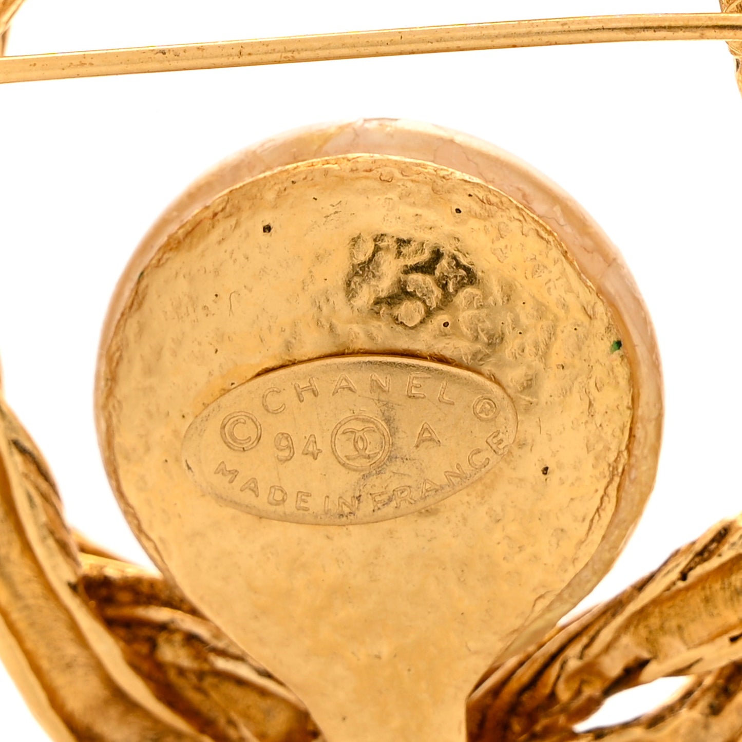 Pearl Twisted CC Brooch Gold
