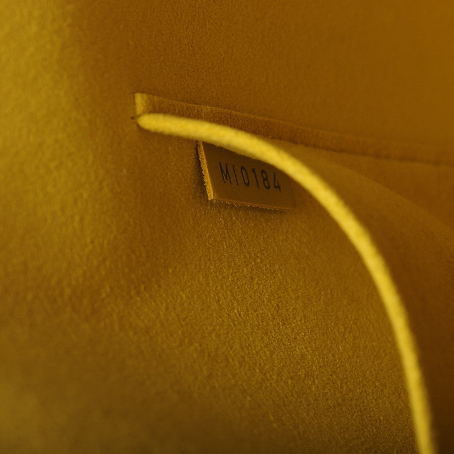 Louis Vuitton Epi Alma MM Pistache 7 of 7