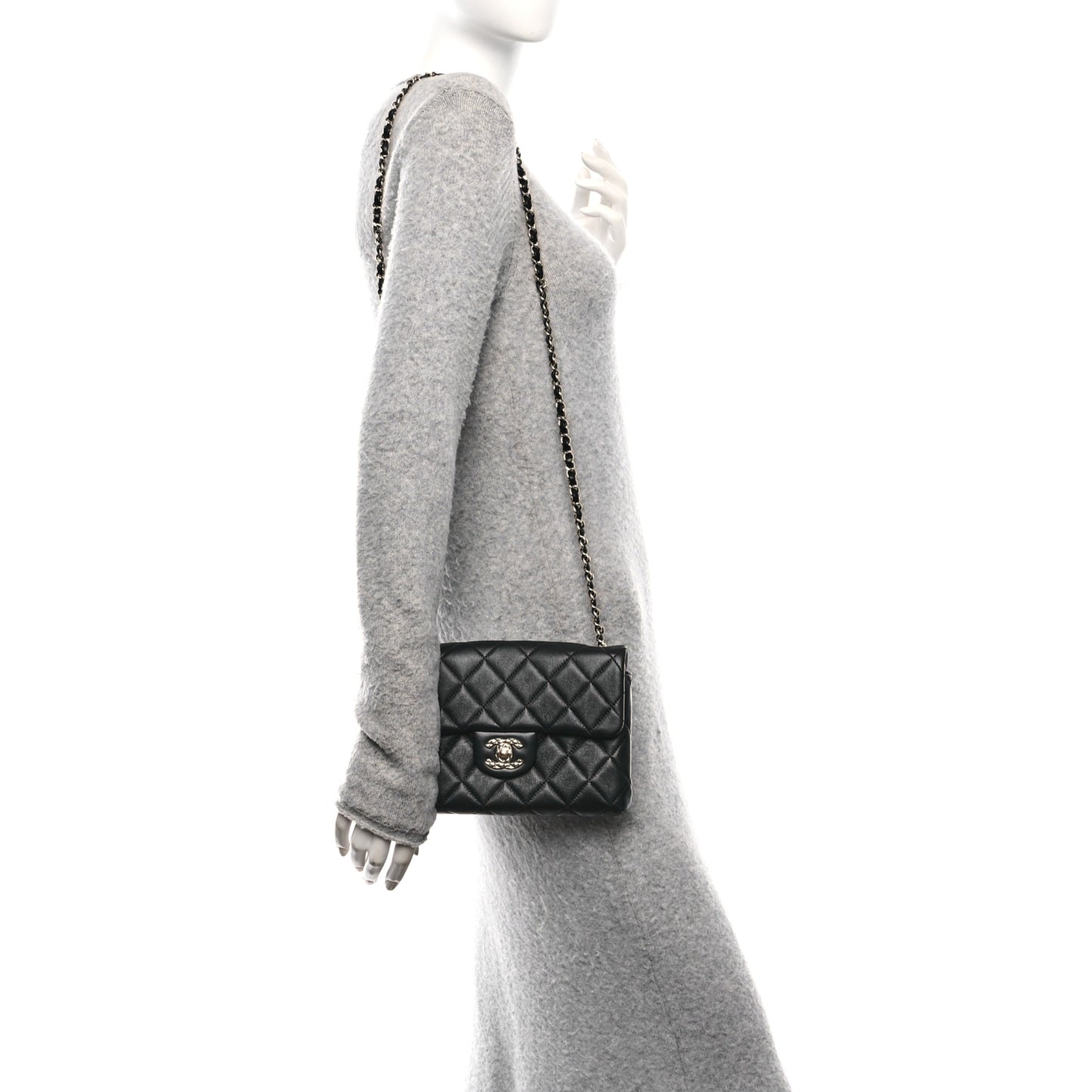 Lambskin Quilted CC Pocket Clutch With Chain Black