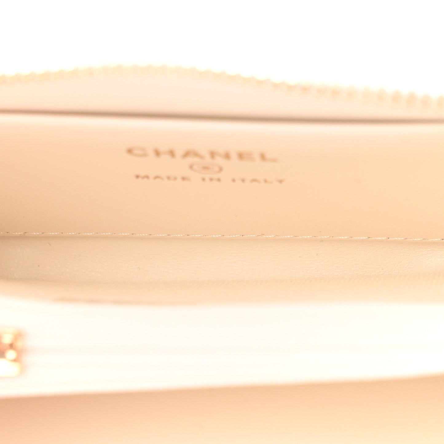 Caviar Quilted Zip Coin Purse White