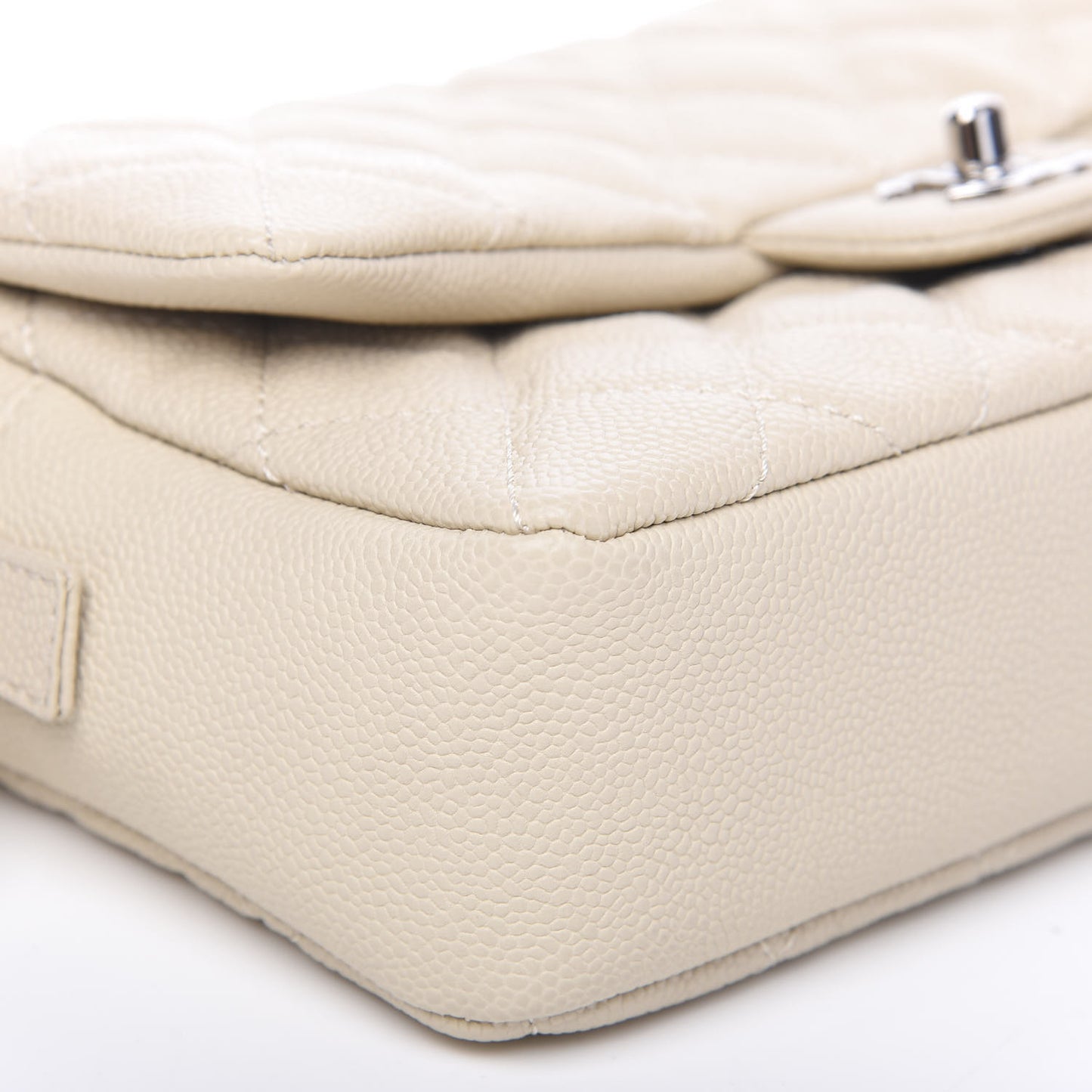 Caviar Quilted Medium Casual Journey Flap White