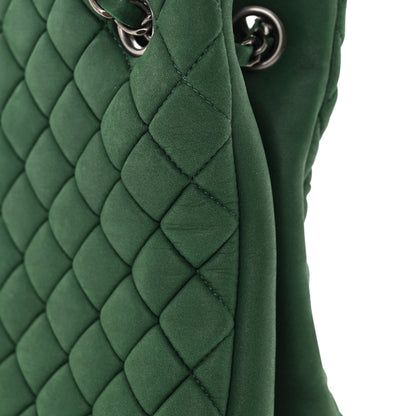 Chanel Iridescent Calfskin Quilted New Bubble Tote Vert Fonce 16 of 17