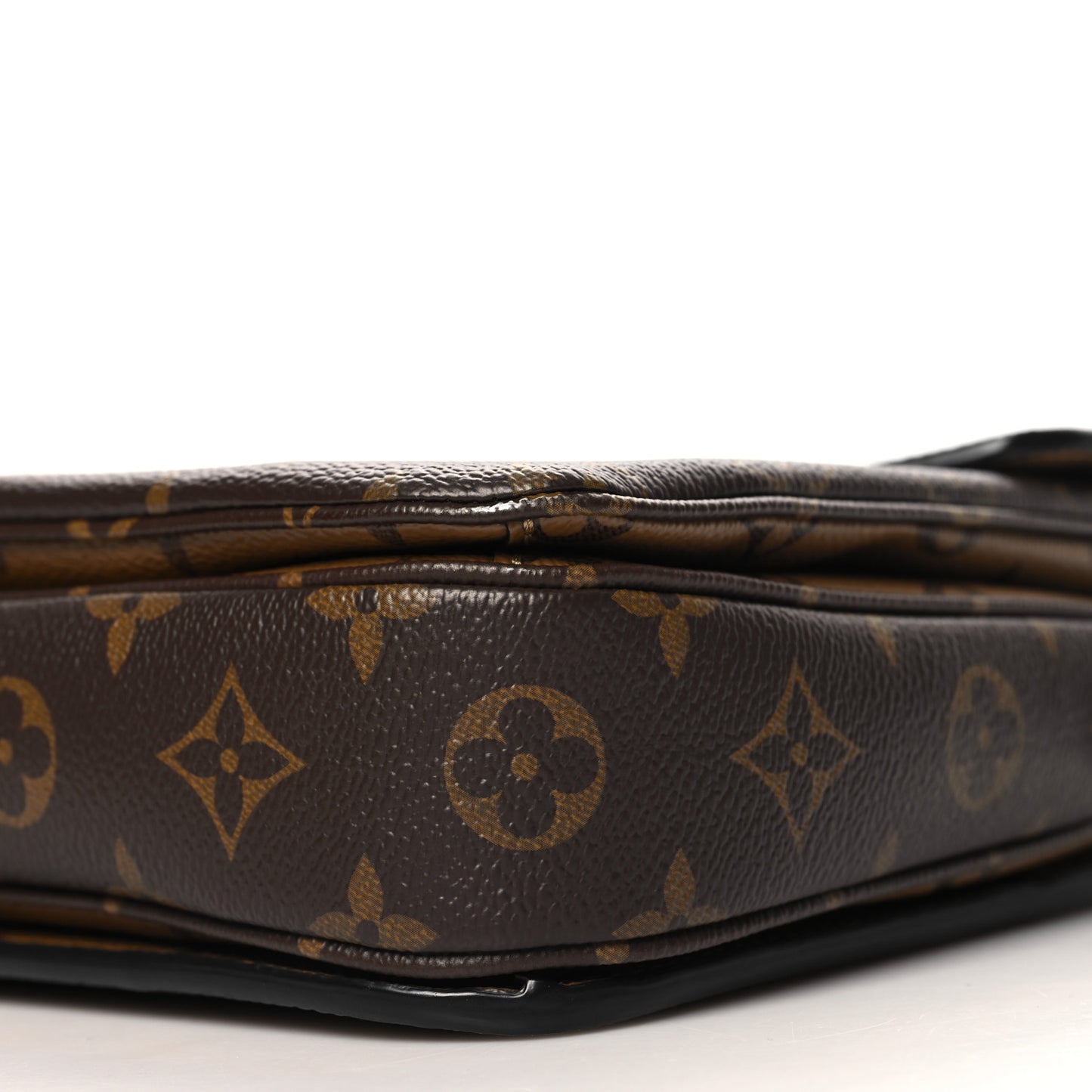 Reverse Monogram Pochette Metis